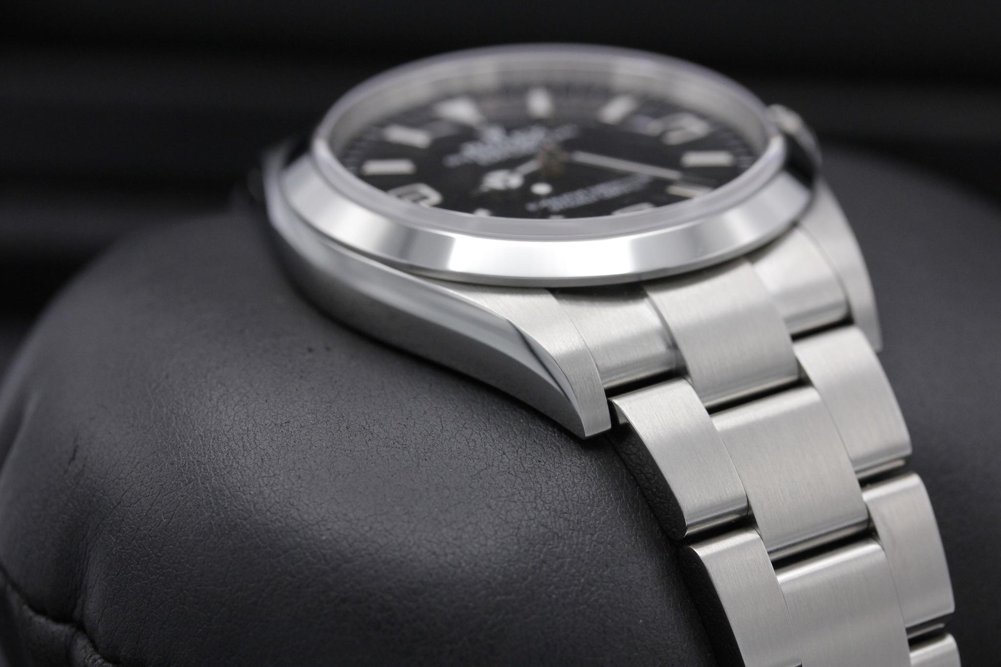 Watch Image 6