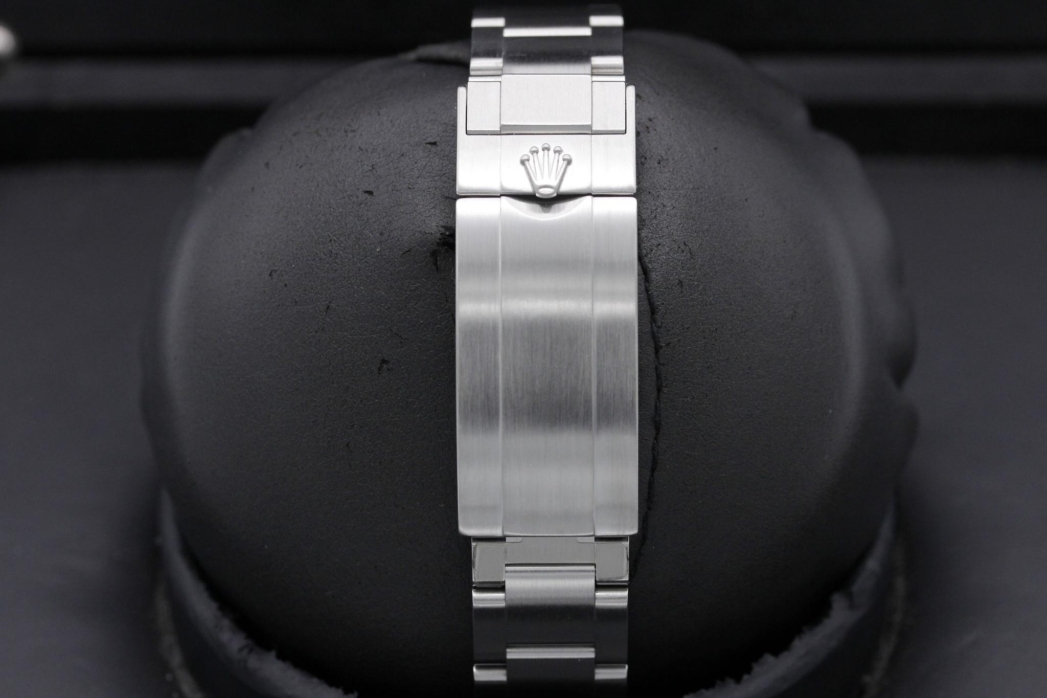 Watch Image 8