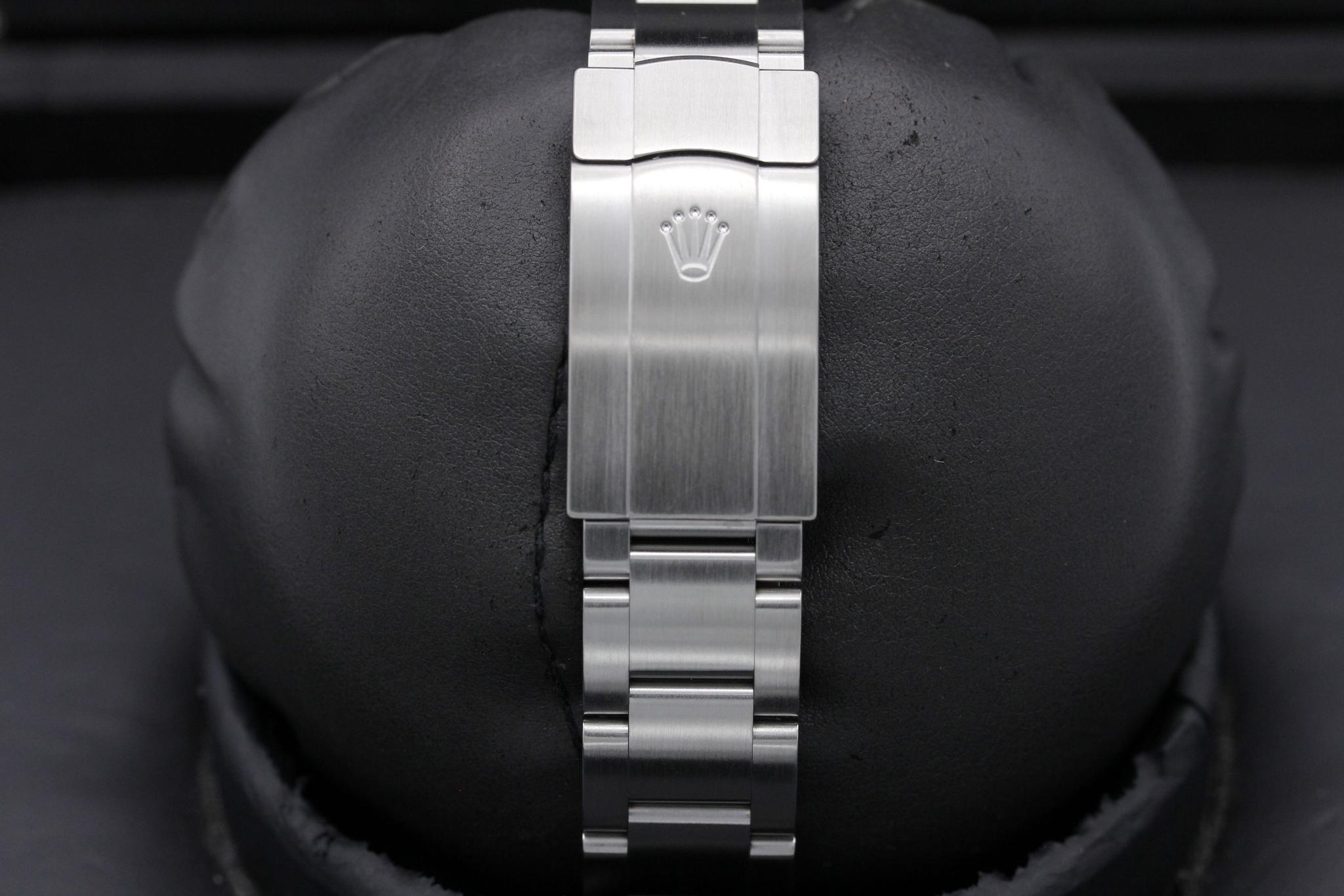 Watch Image 8