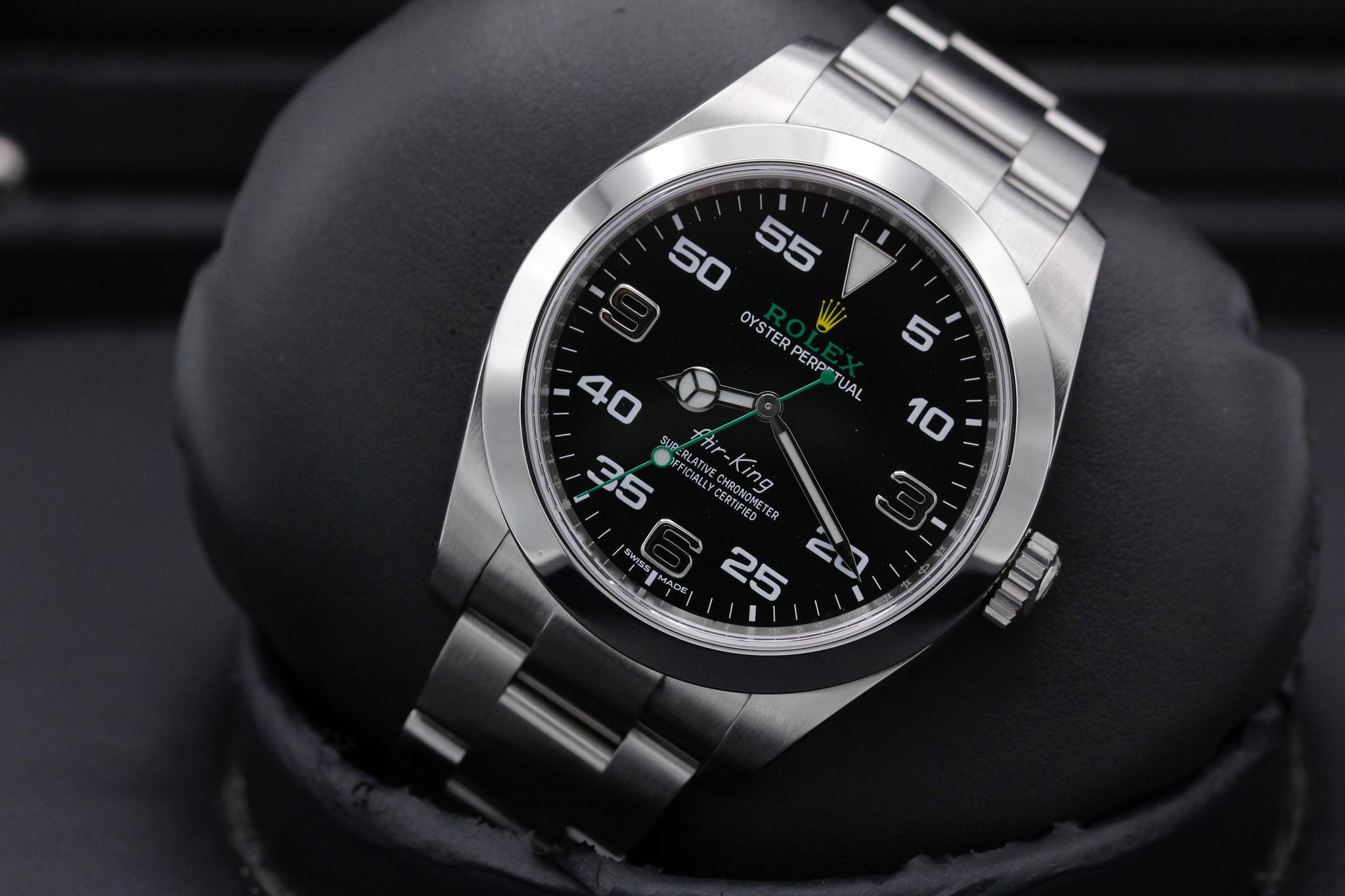 Watch Image 10
