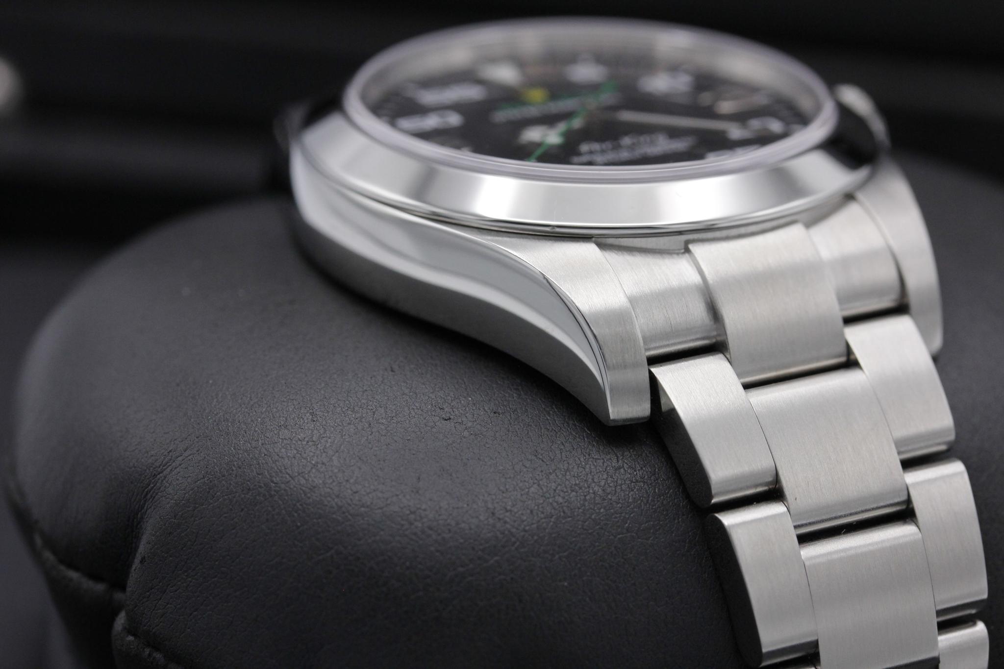 Watch Image 6