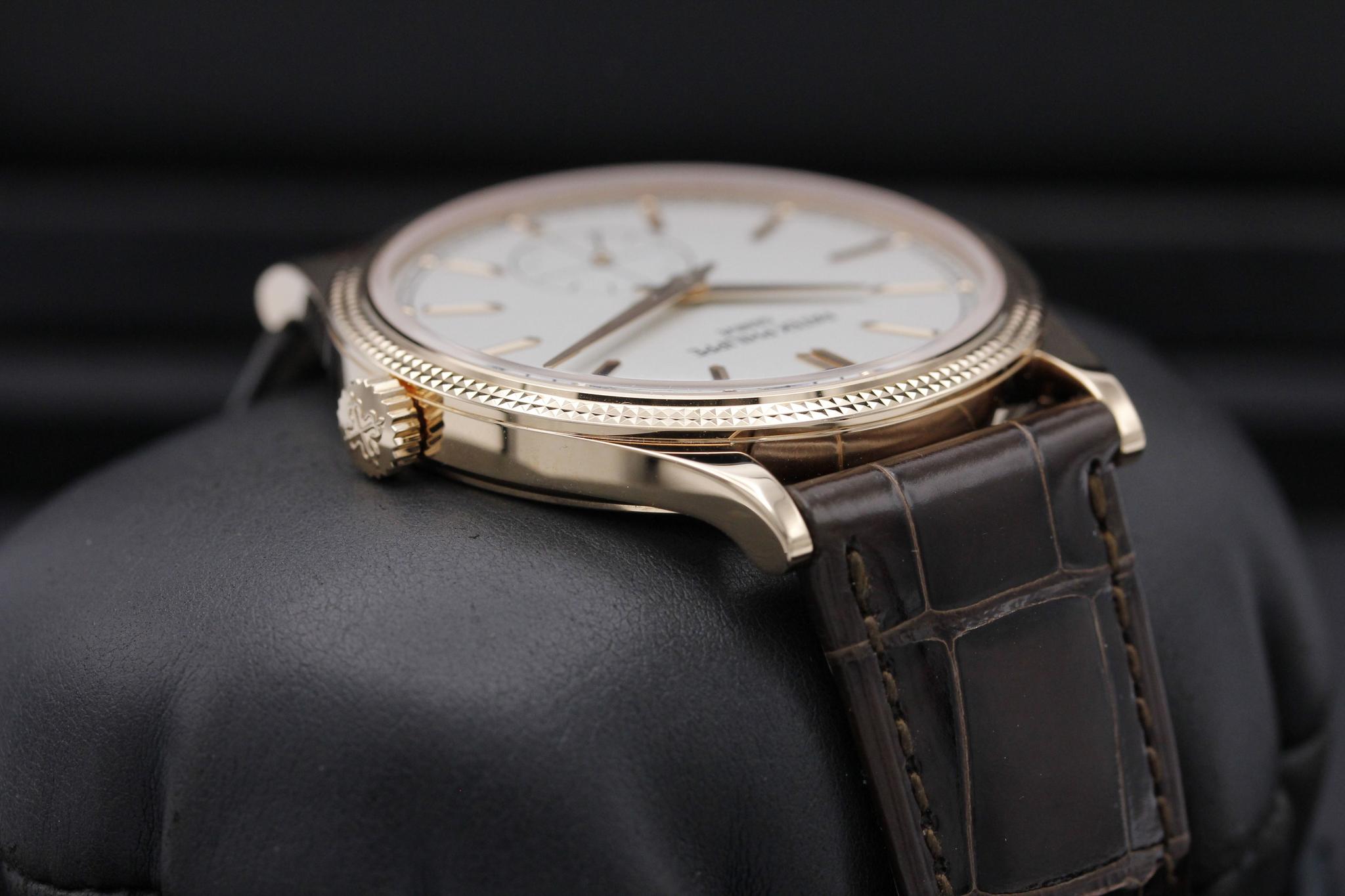 Watch Image 4