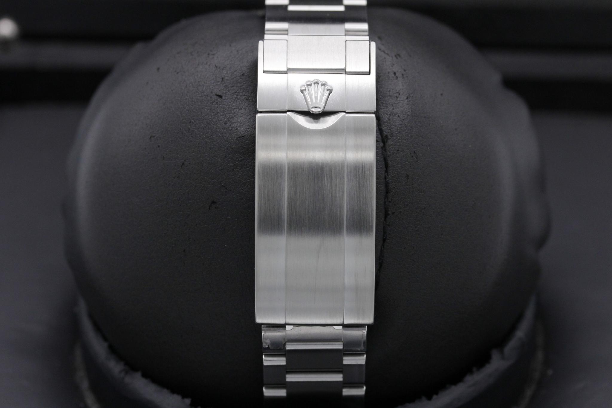 Watch Image 8