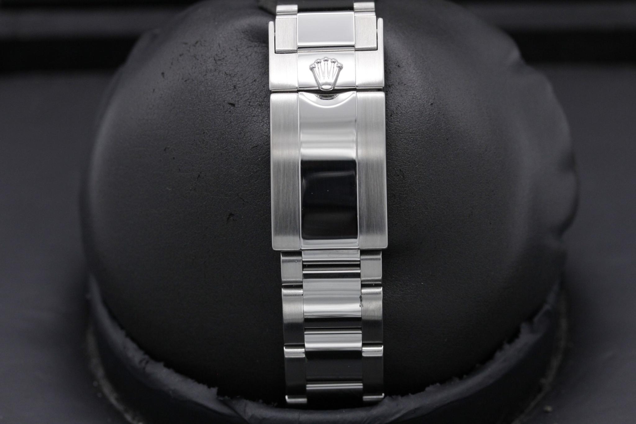 Watch Image 8