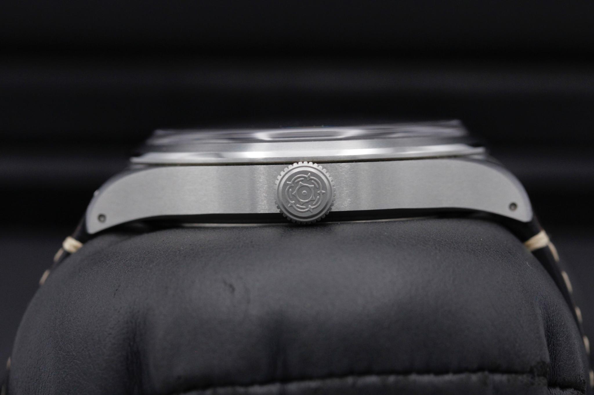 Watch Image 3