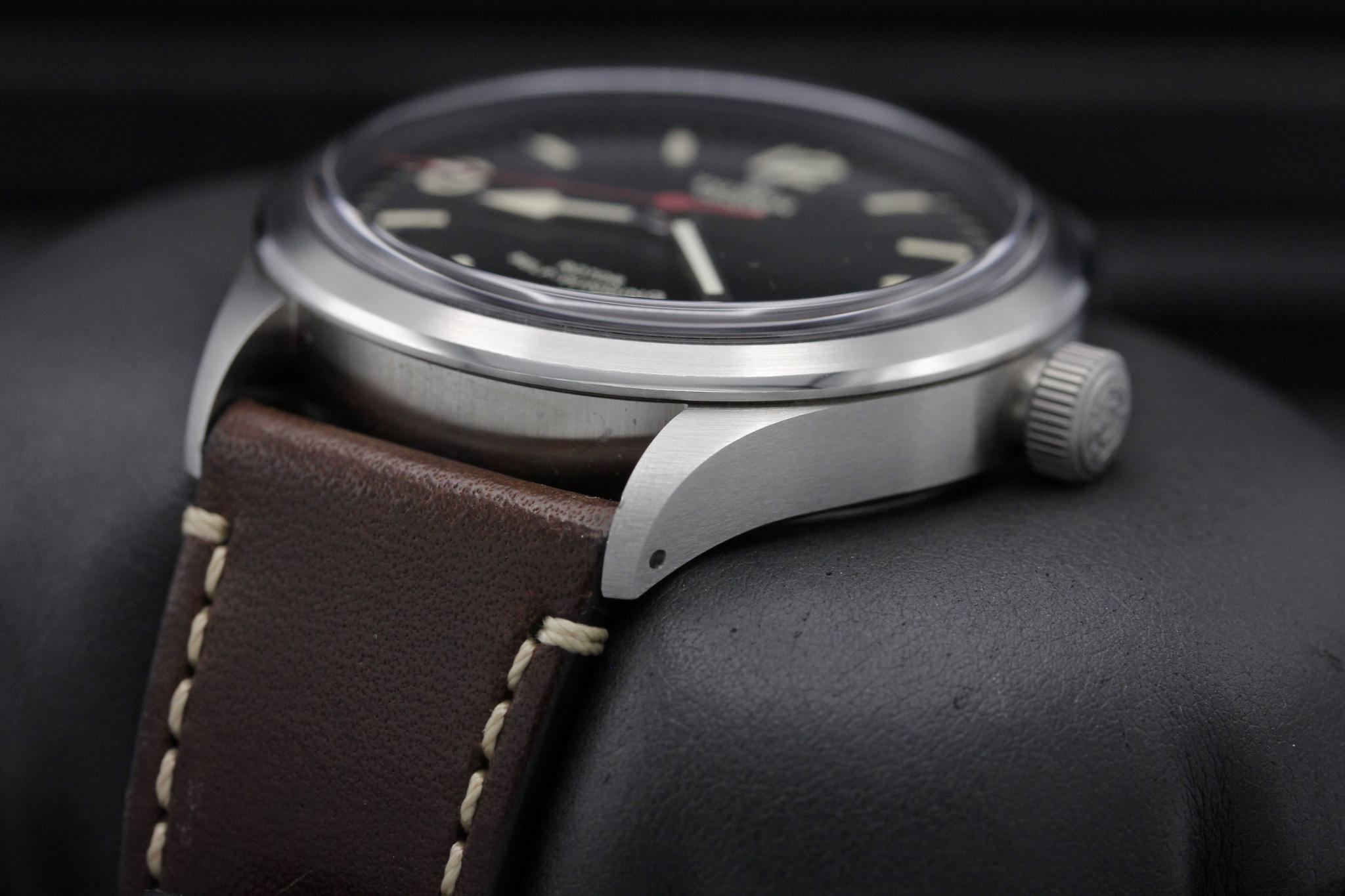 Watch Image 2