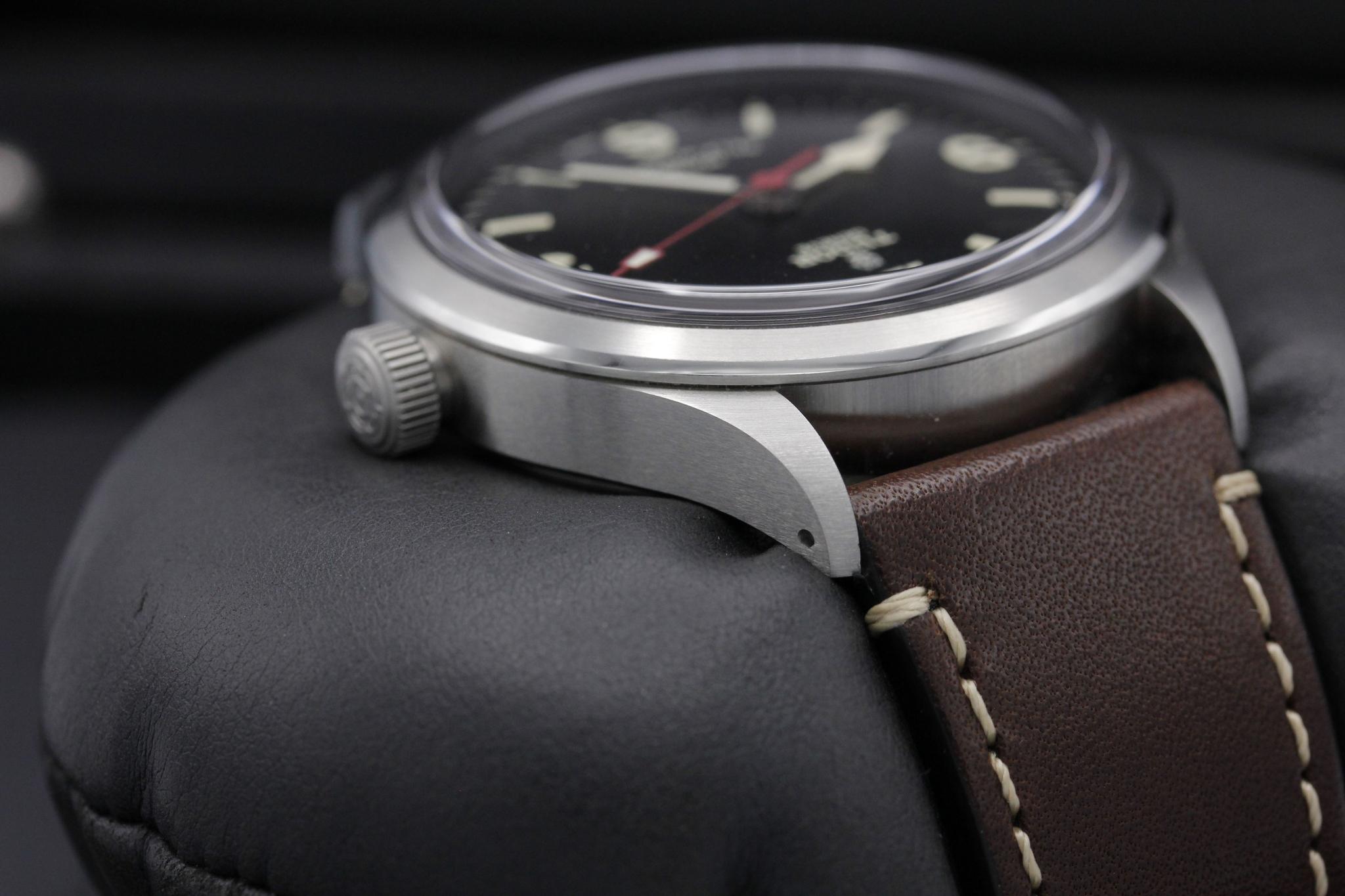 Watch Image 4