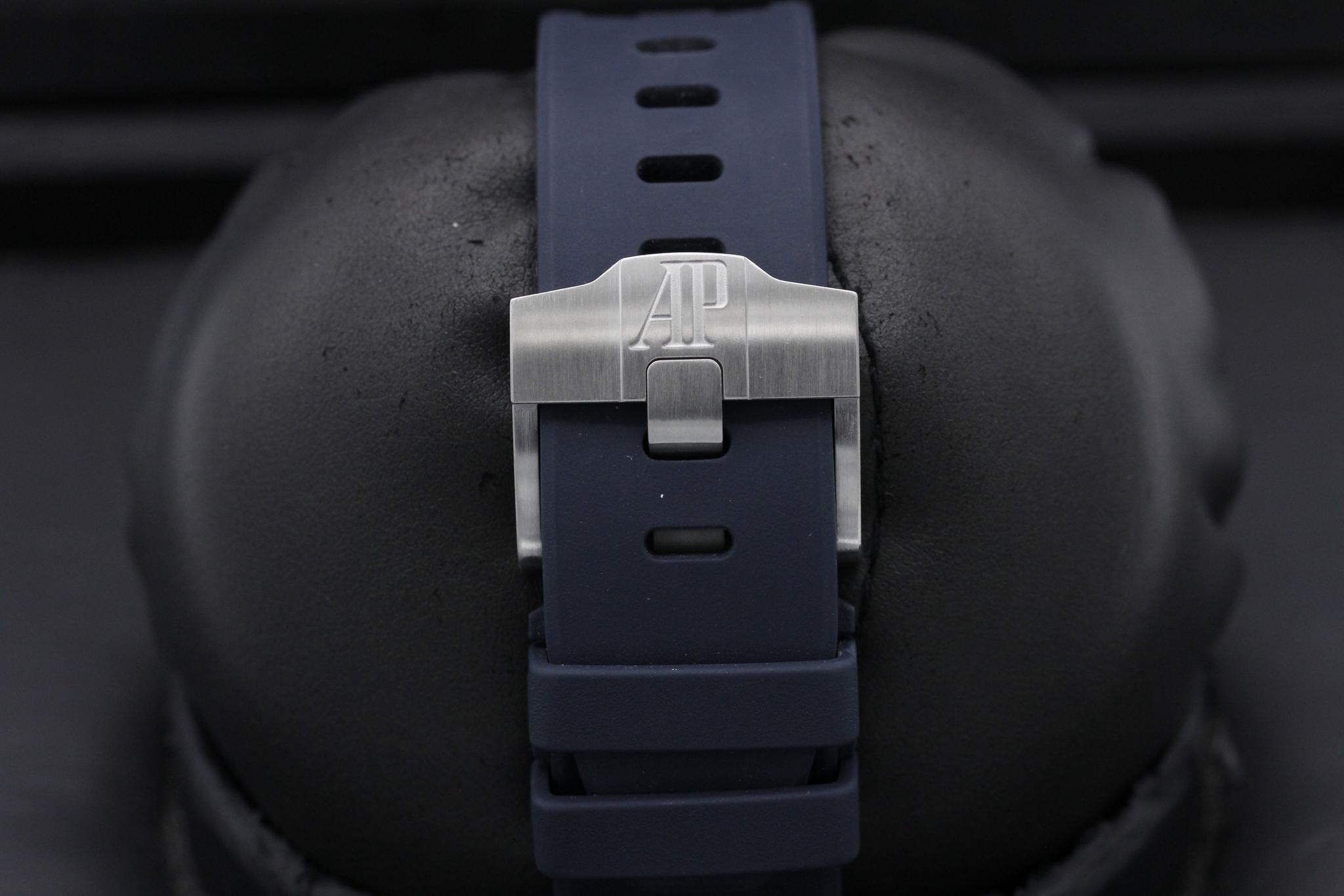 Watch Image 8