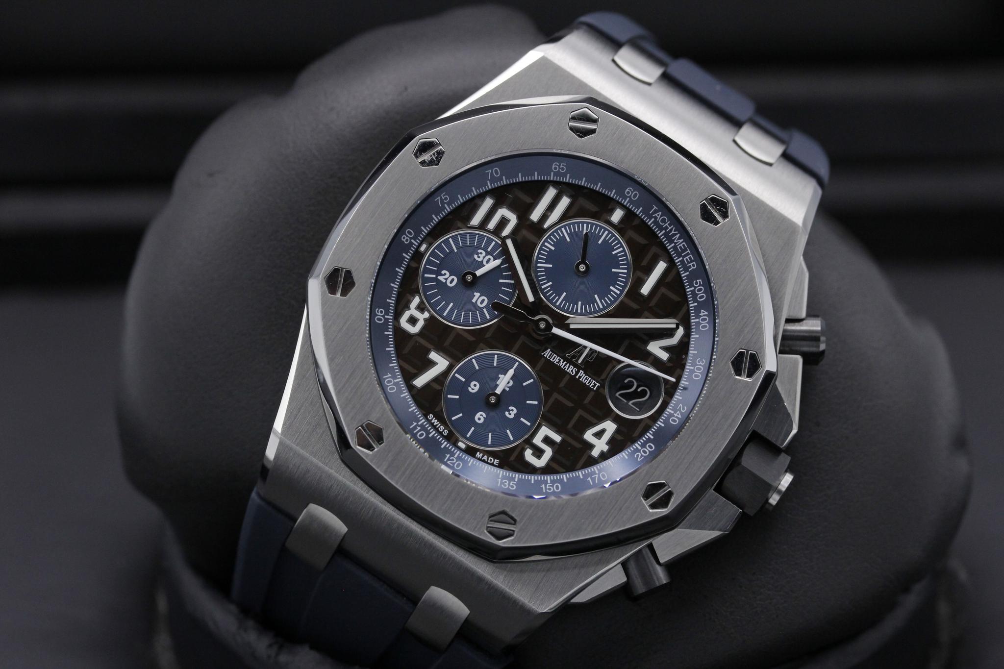 Watch Image 10