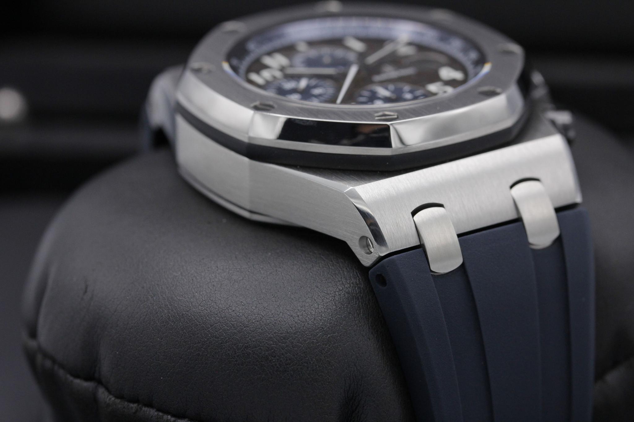 Watch Image 6