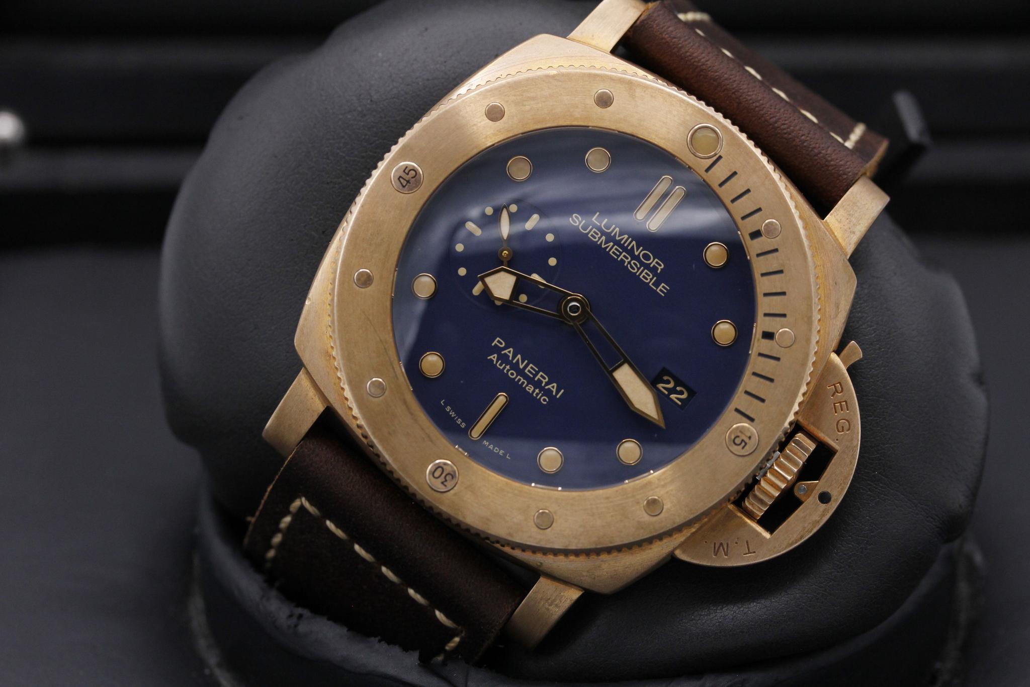 Watch Image 10