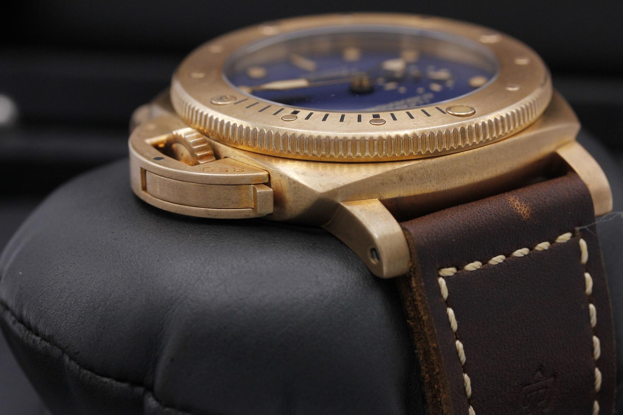 Watch Image 4