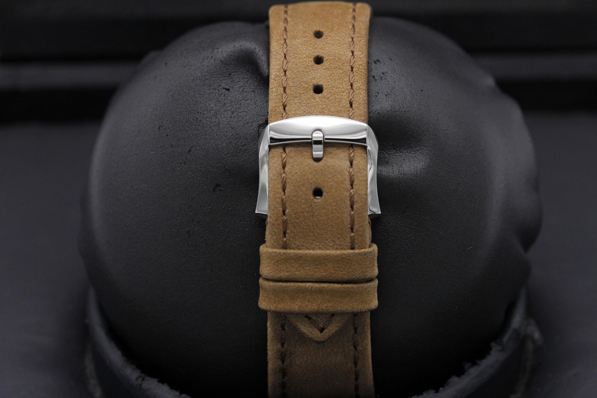 Watch Image 8