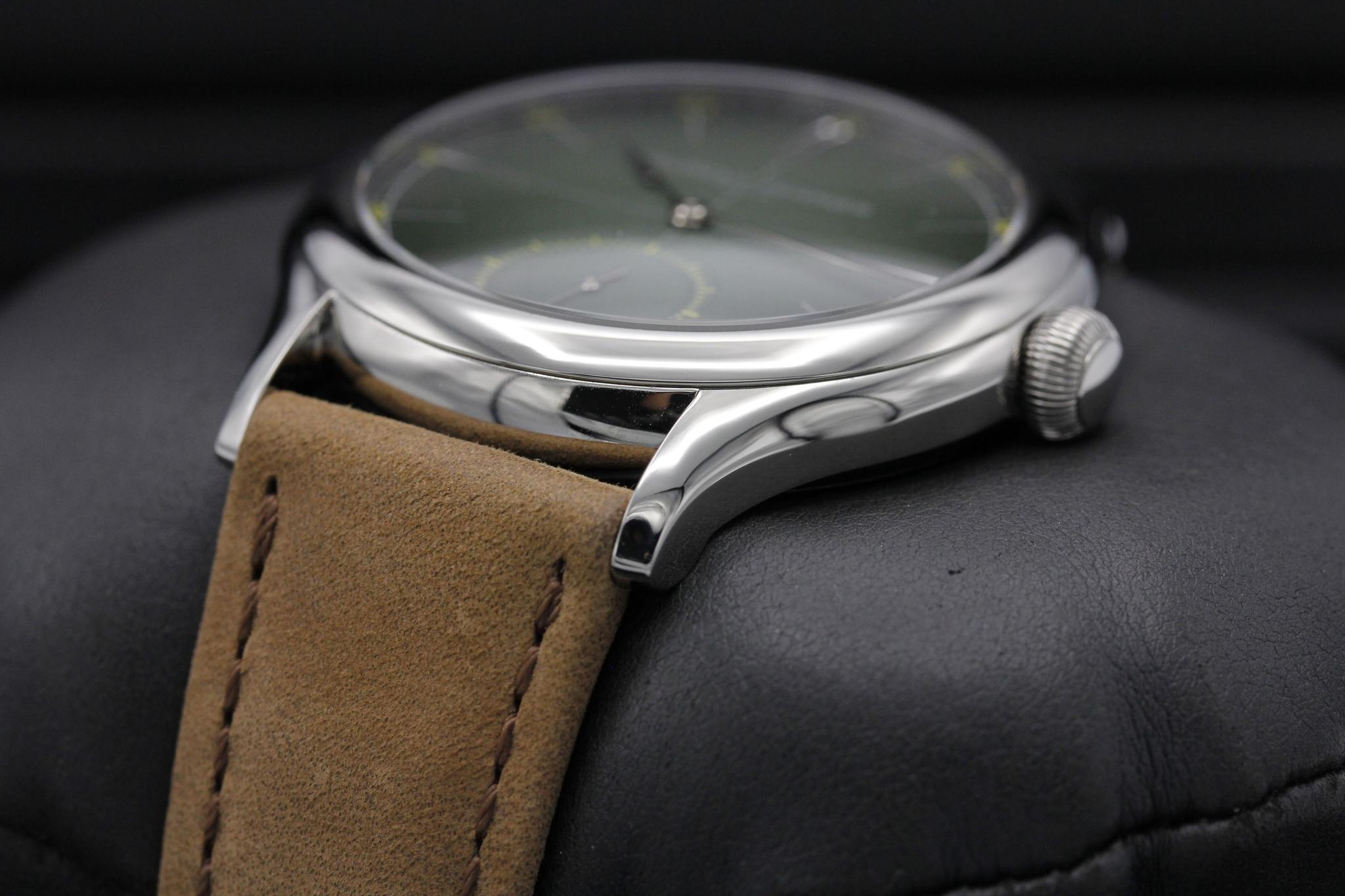 Watch Image 2
