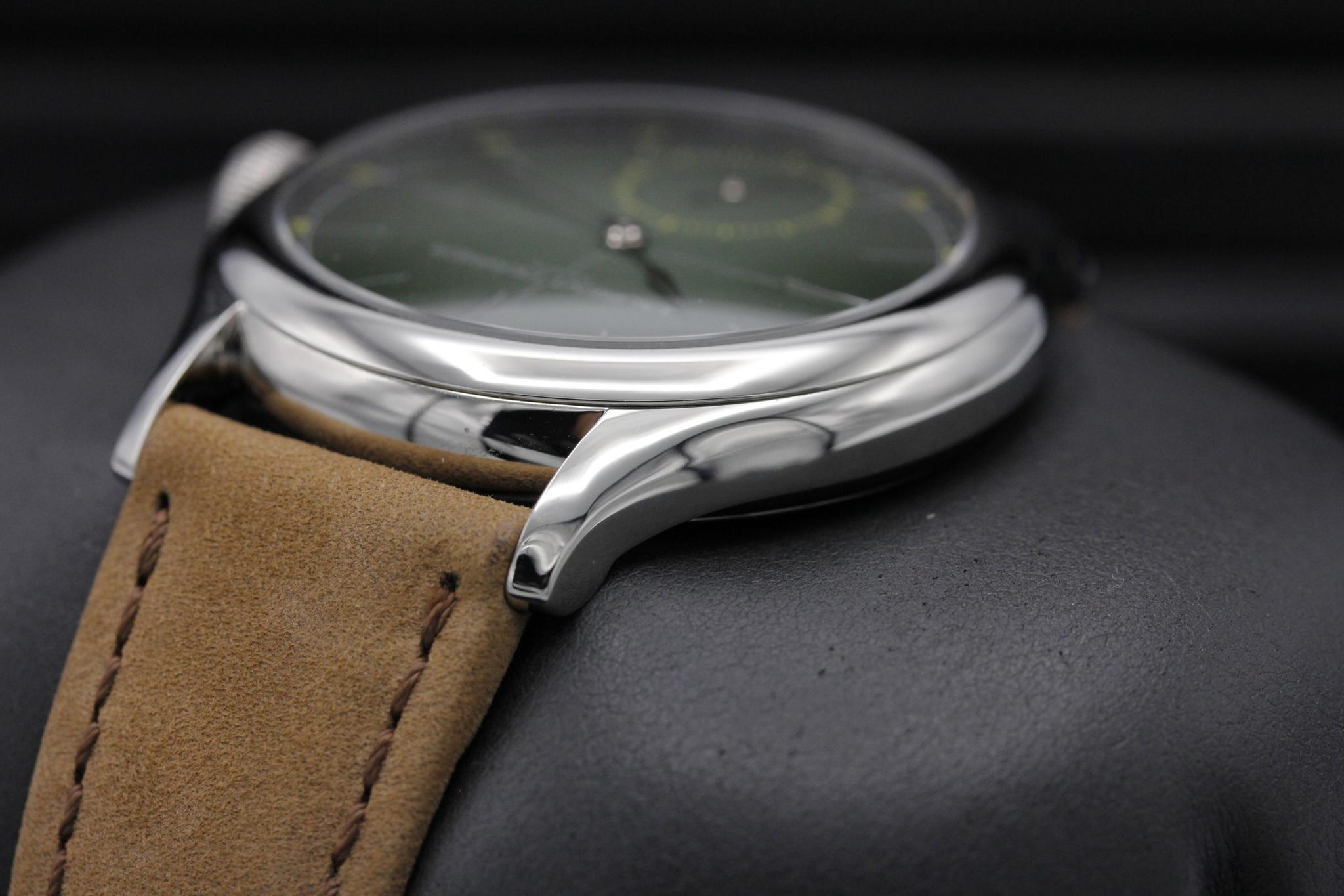 Watch Image 5