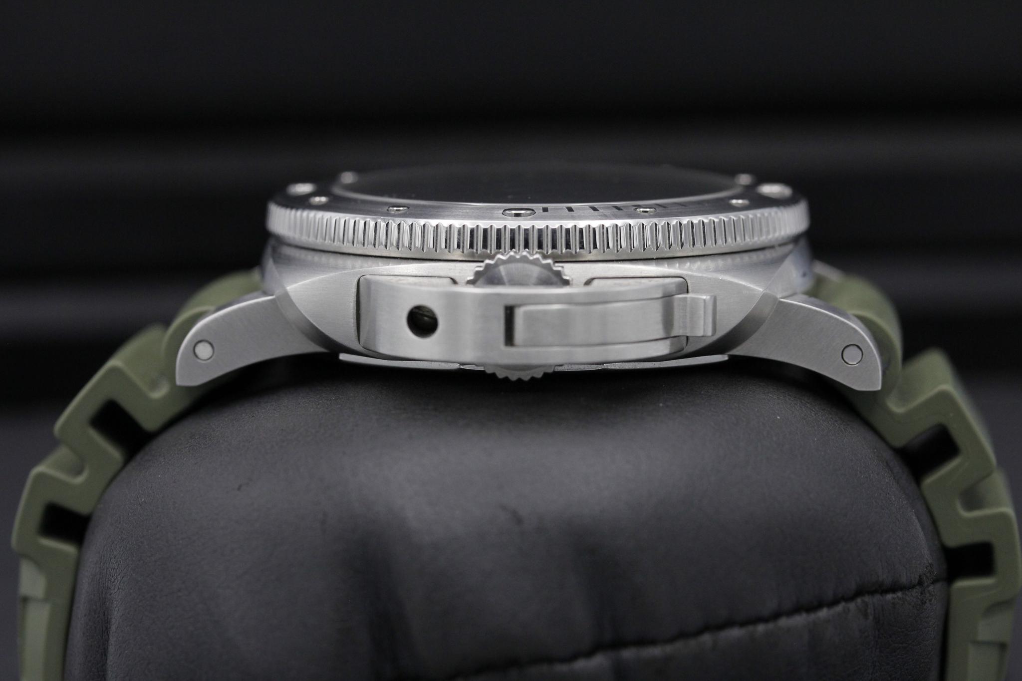 Watch Image 3