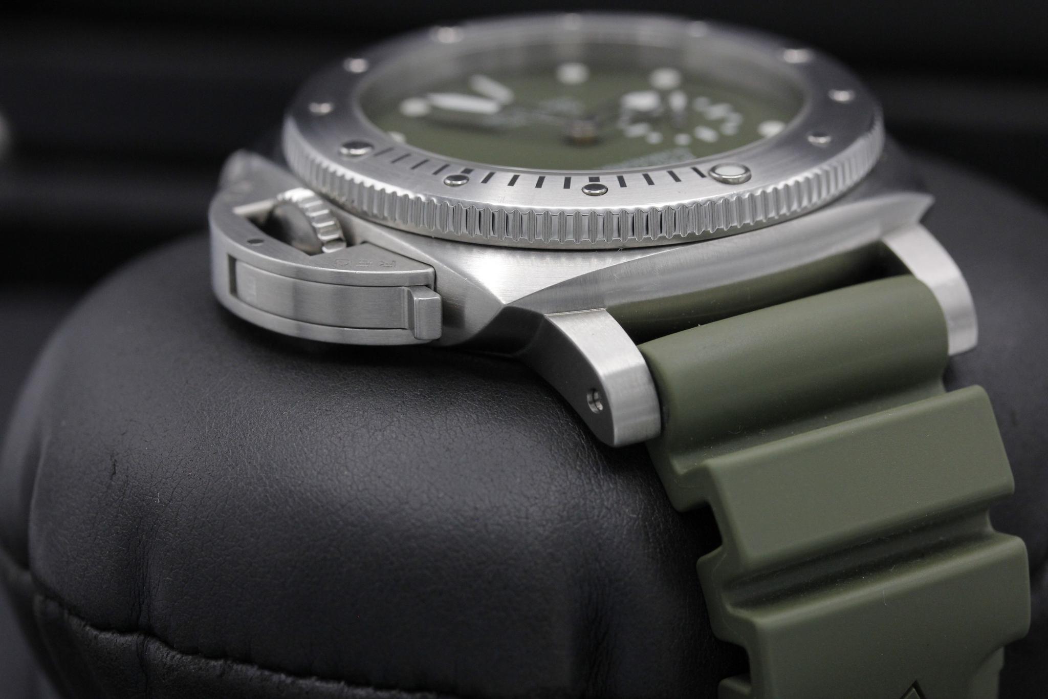 Watch Image 4