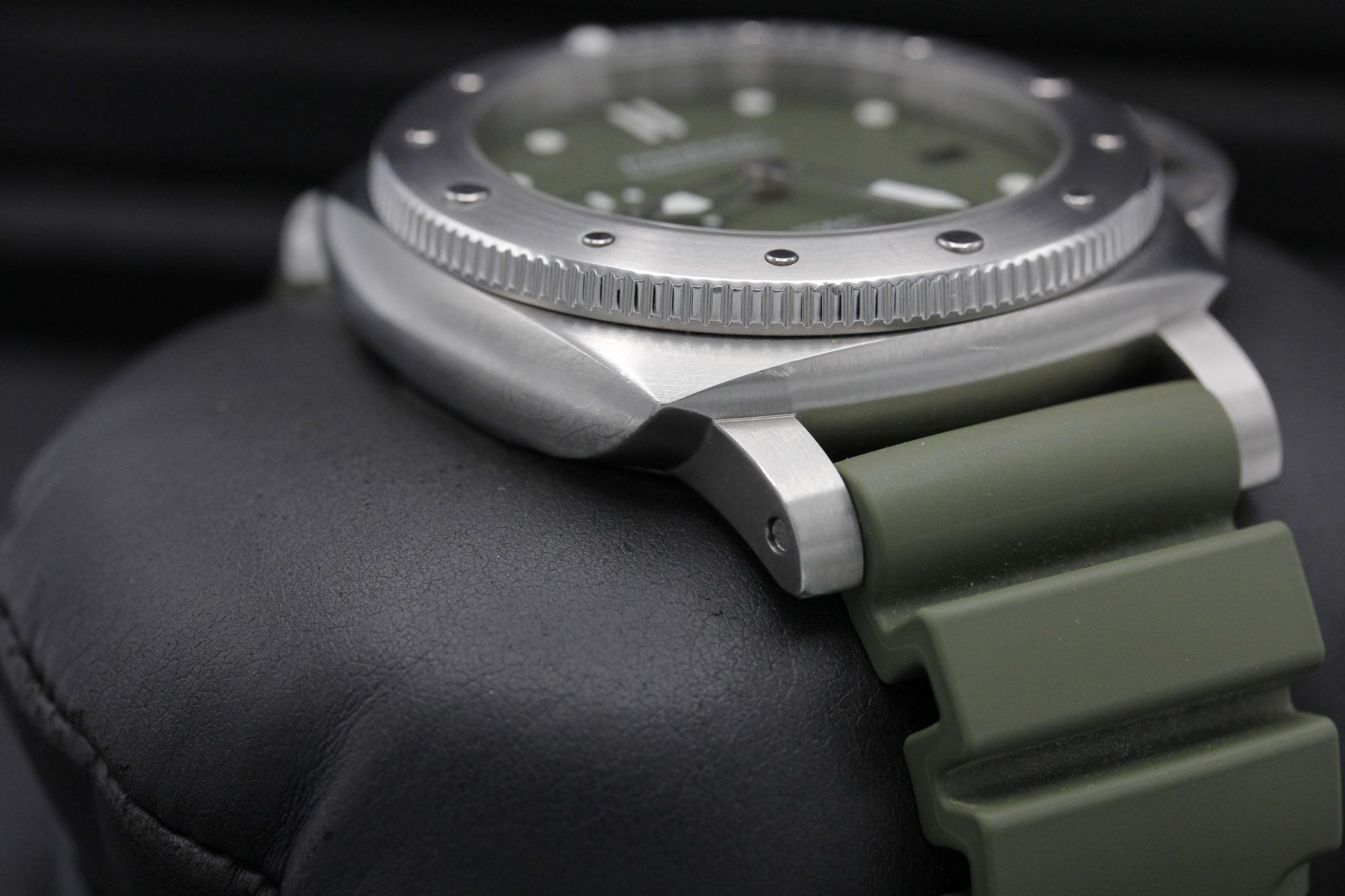 Watch Image 6