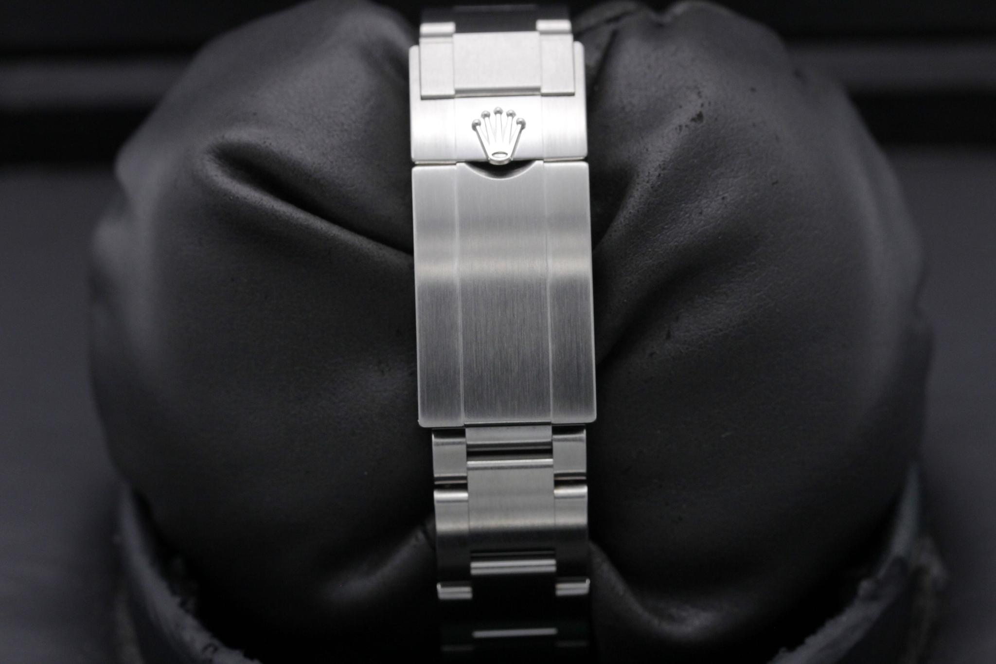 Watch Image 8