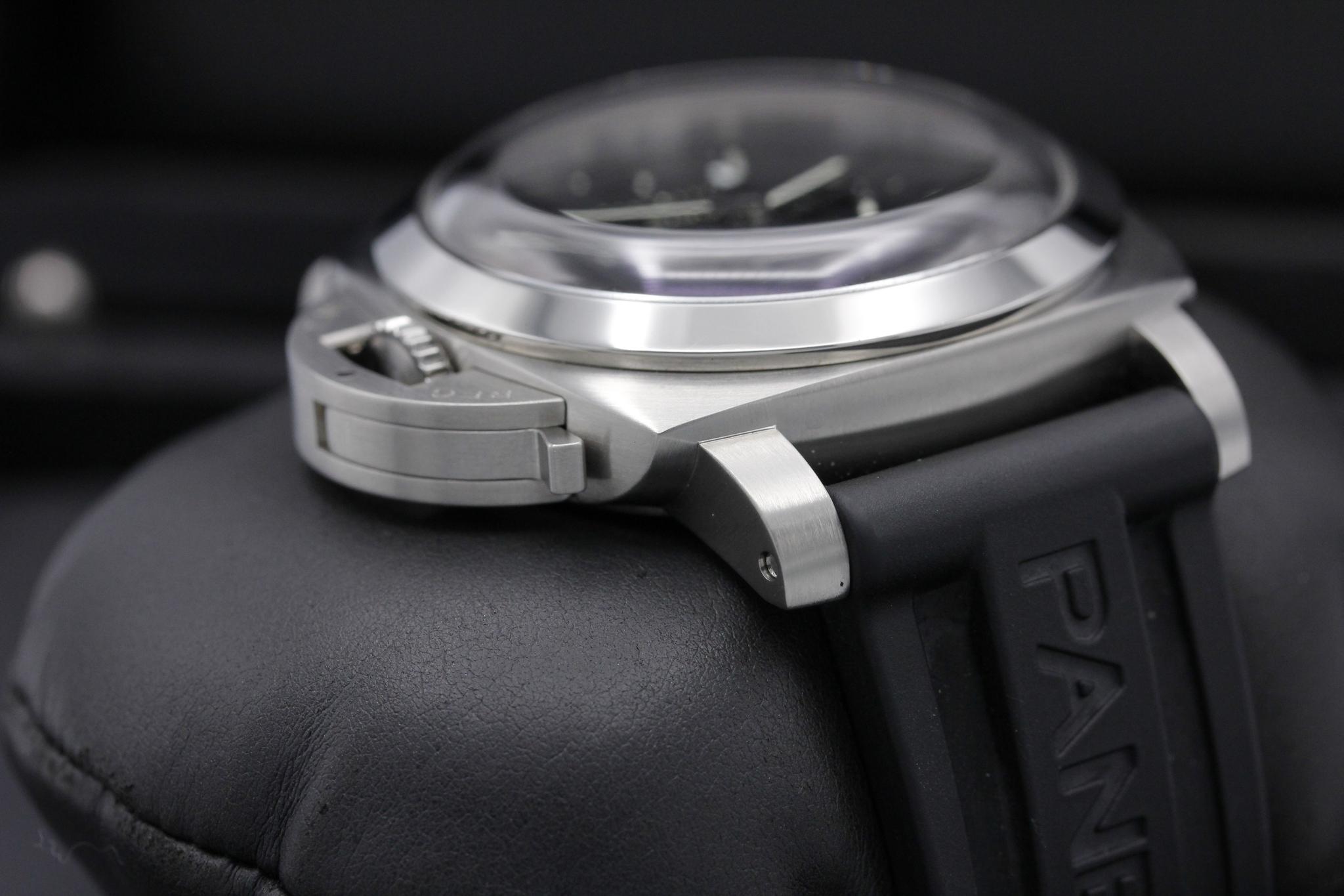 Watch Image 4