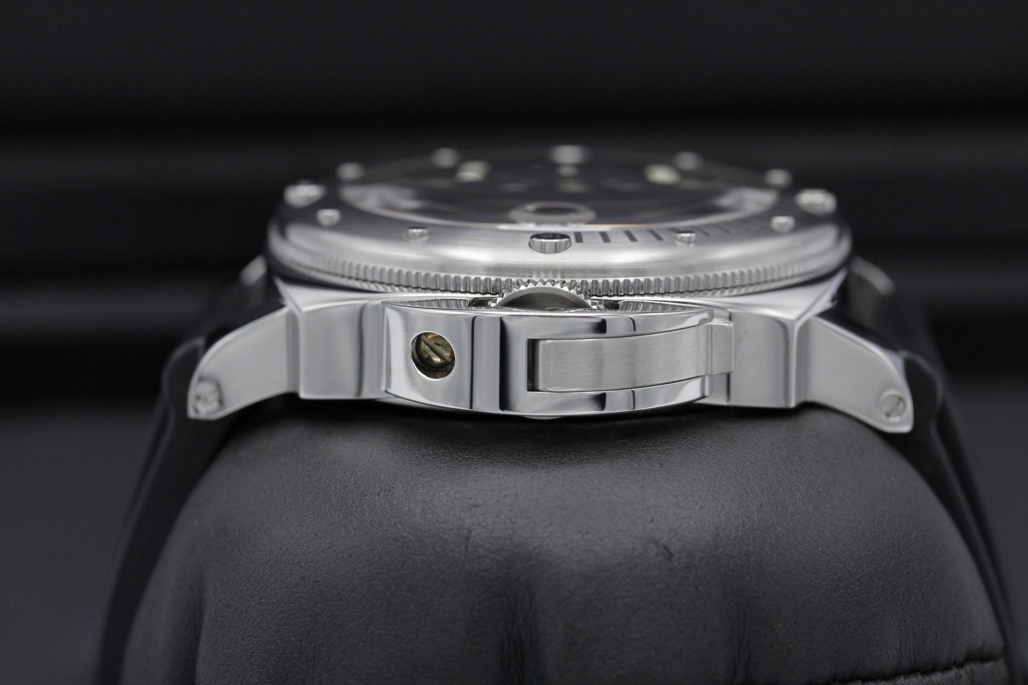 Watch Image 3