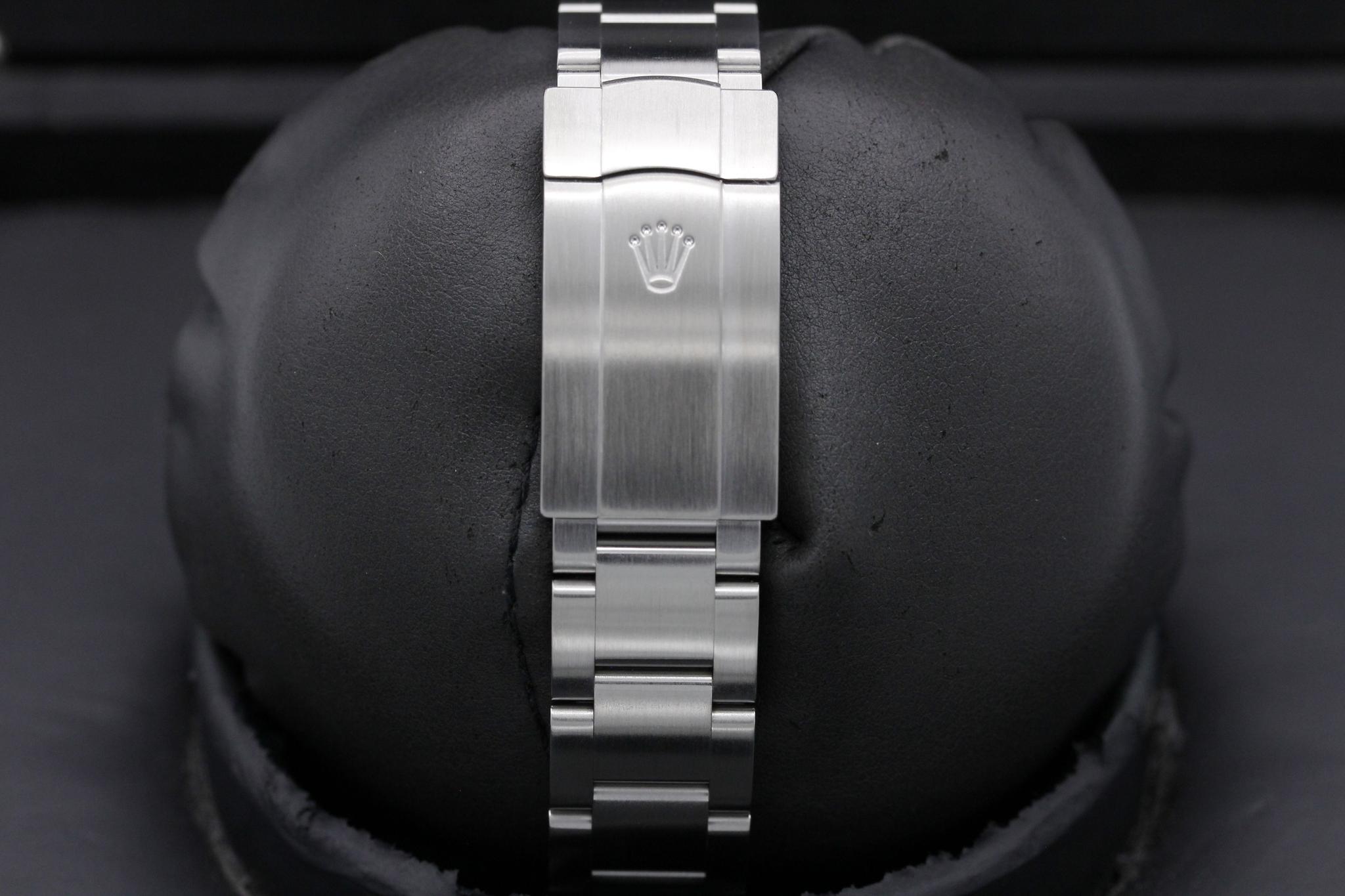 Watch Image 8