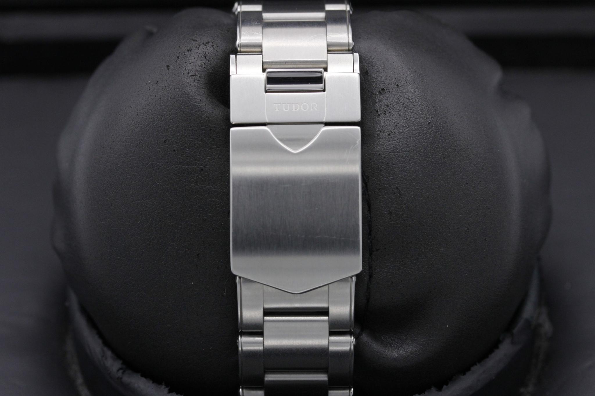 Watch Image 8