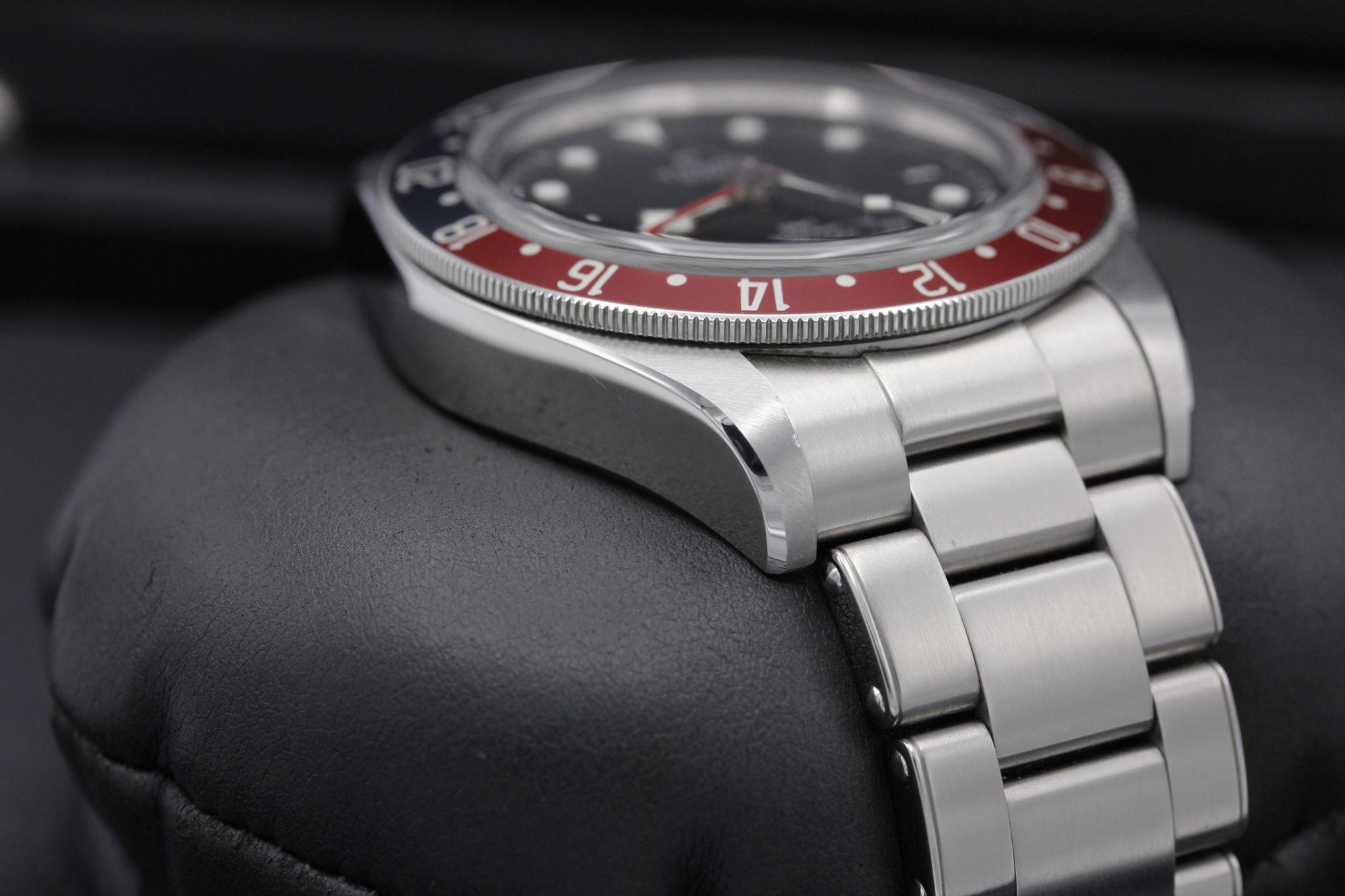 Watch Image 6