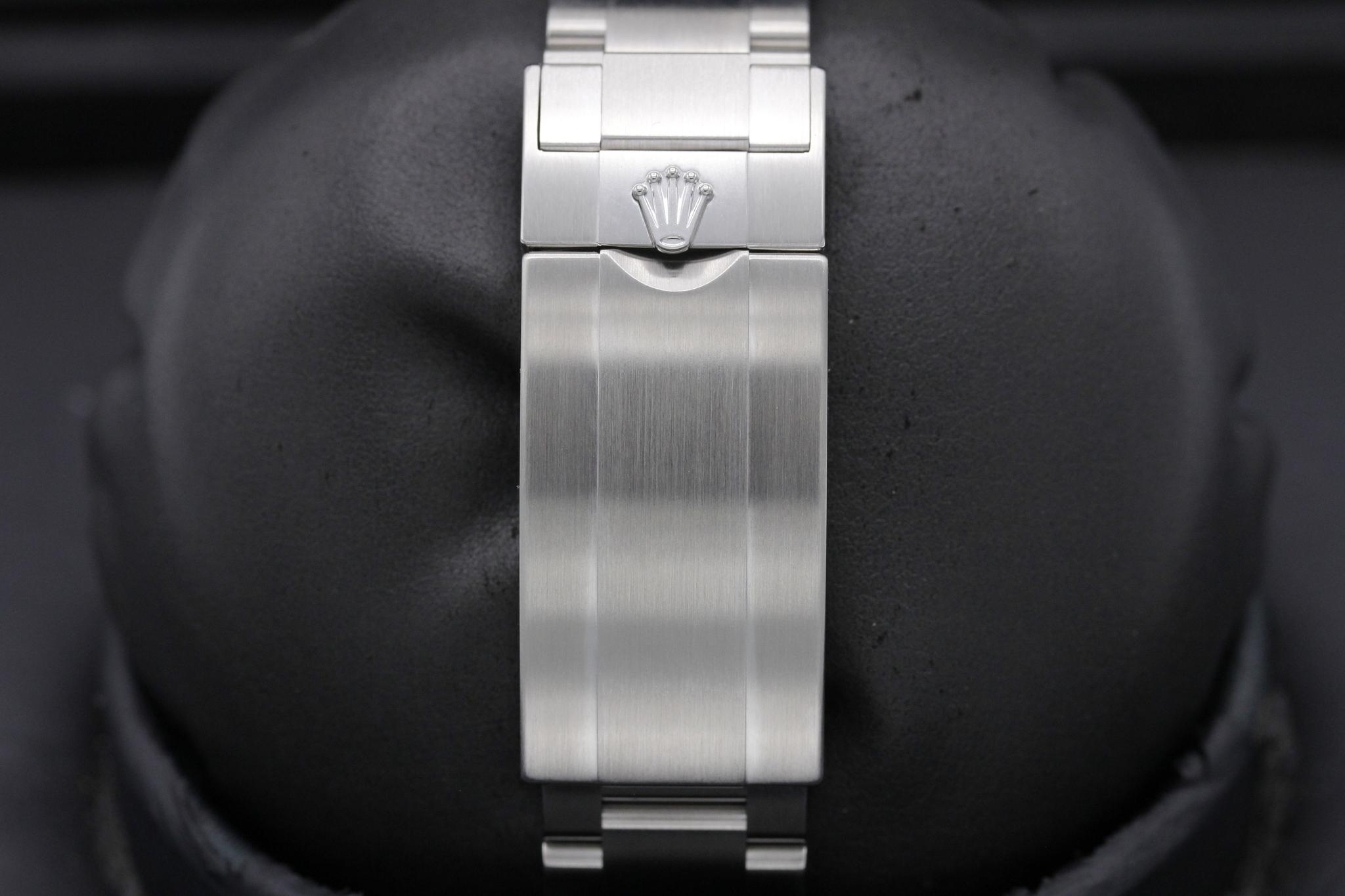 Watch Image 8