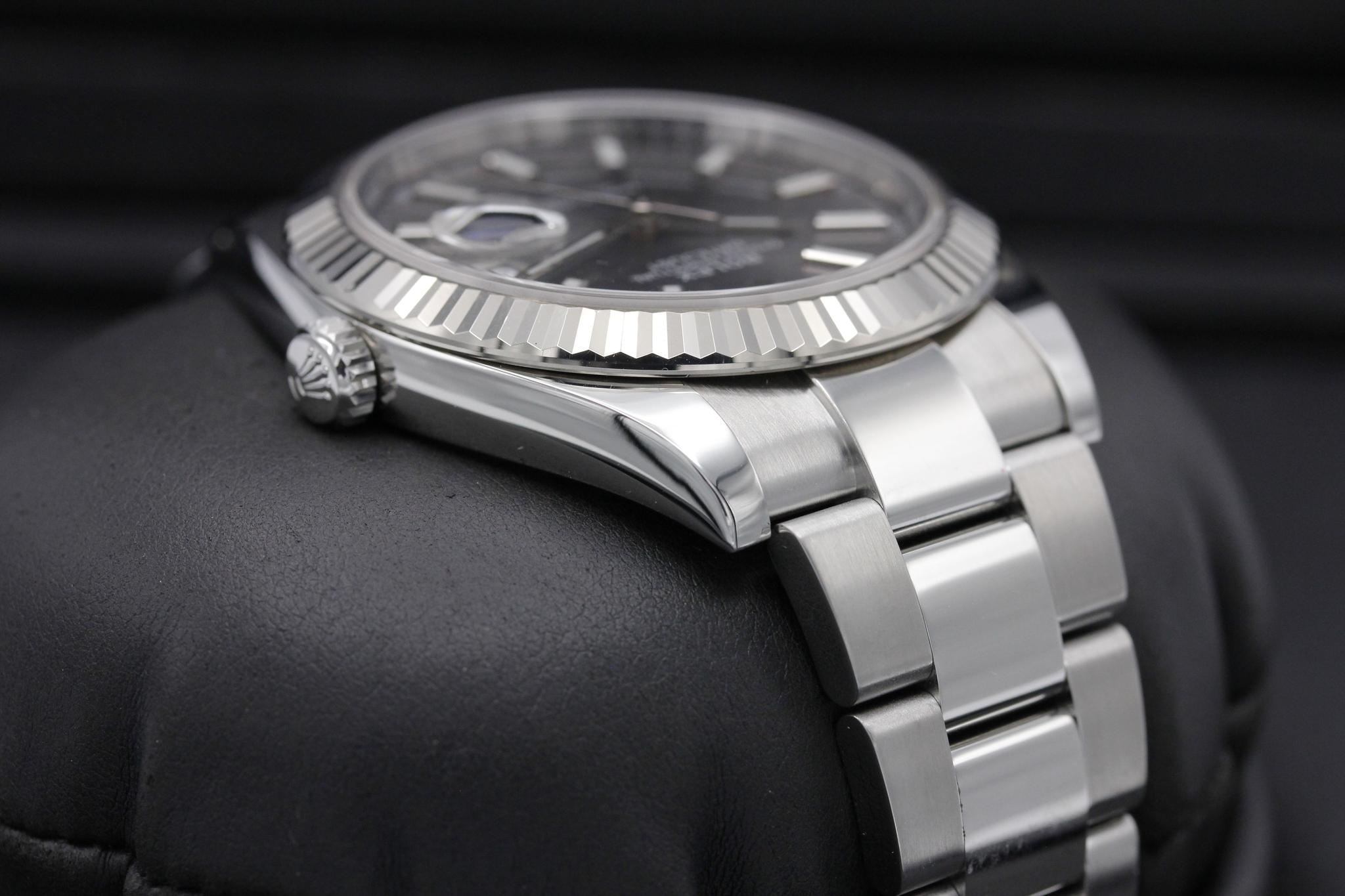 Watch Image 4