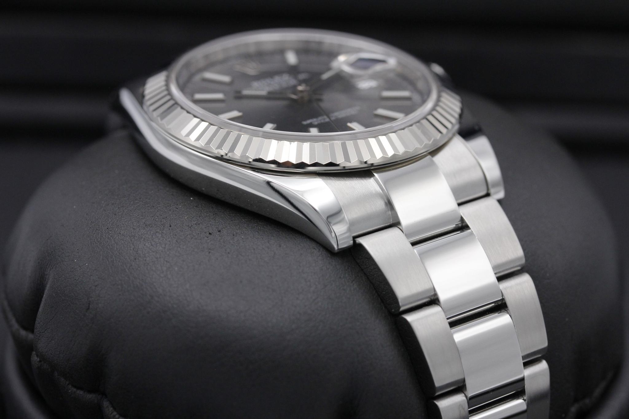 Watch Image 6