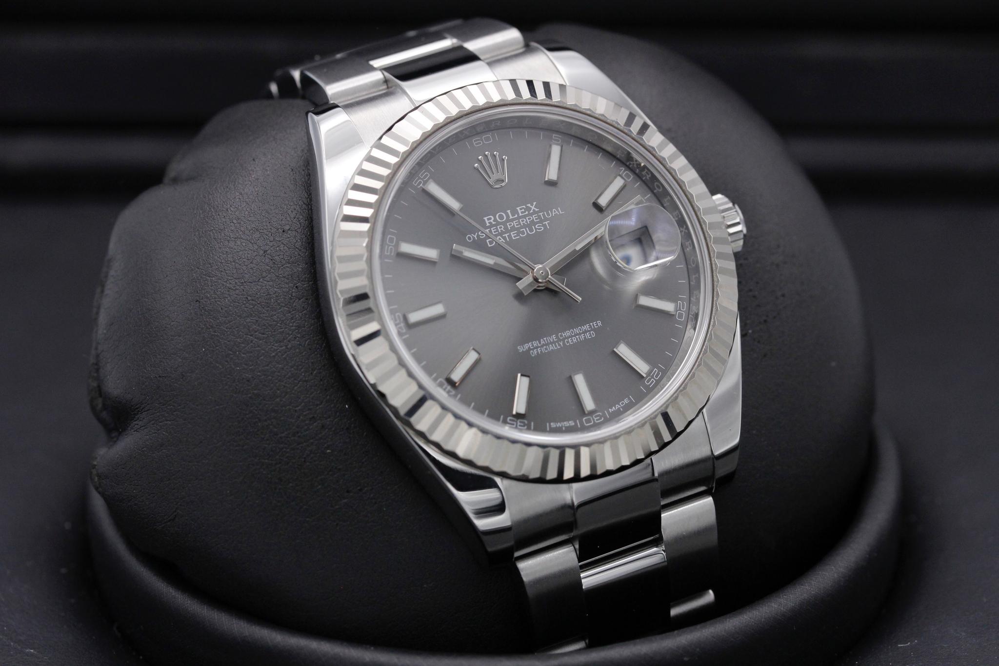 Watch Image 10