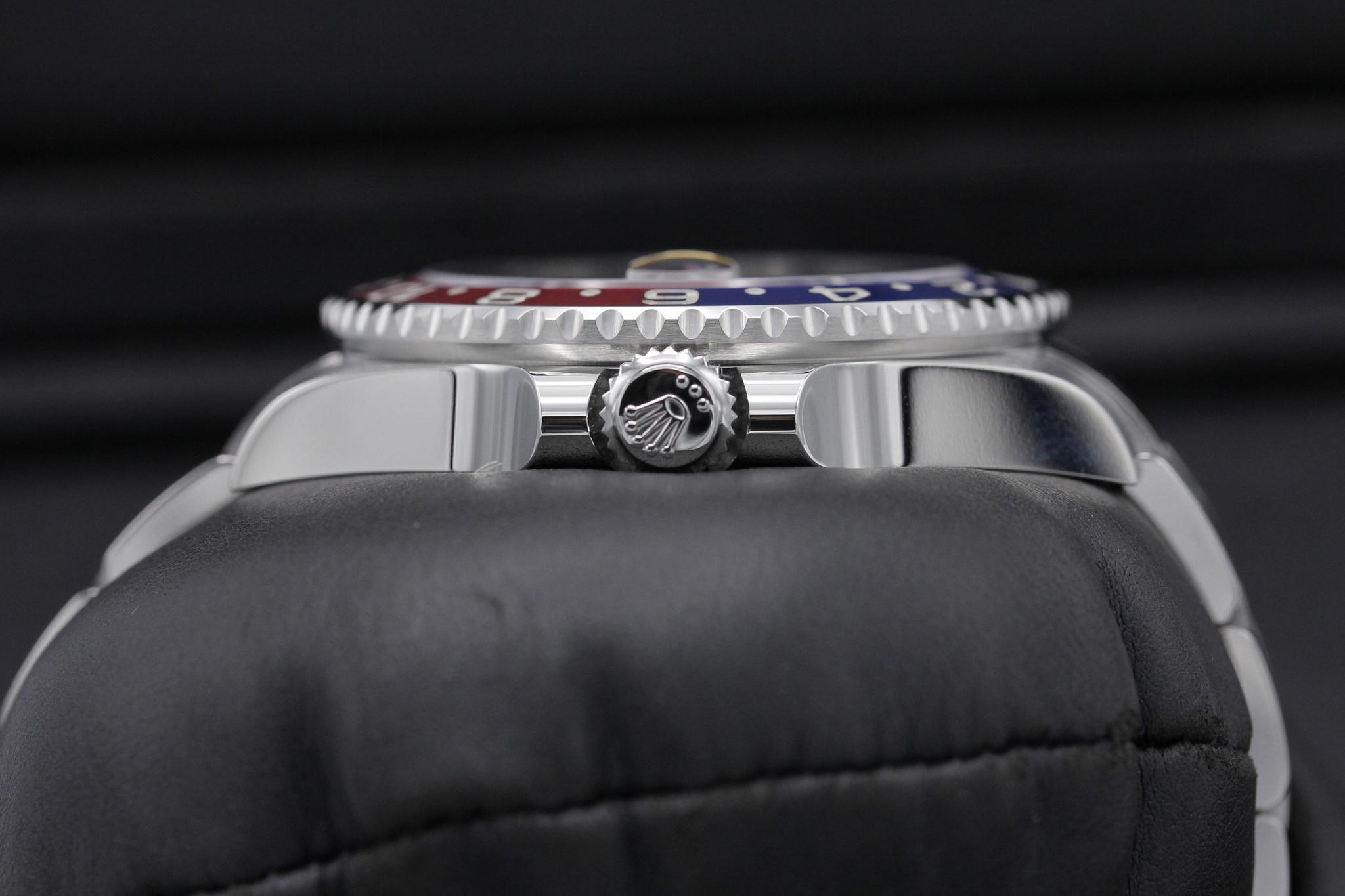 Watch Image 3