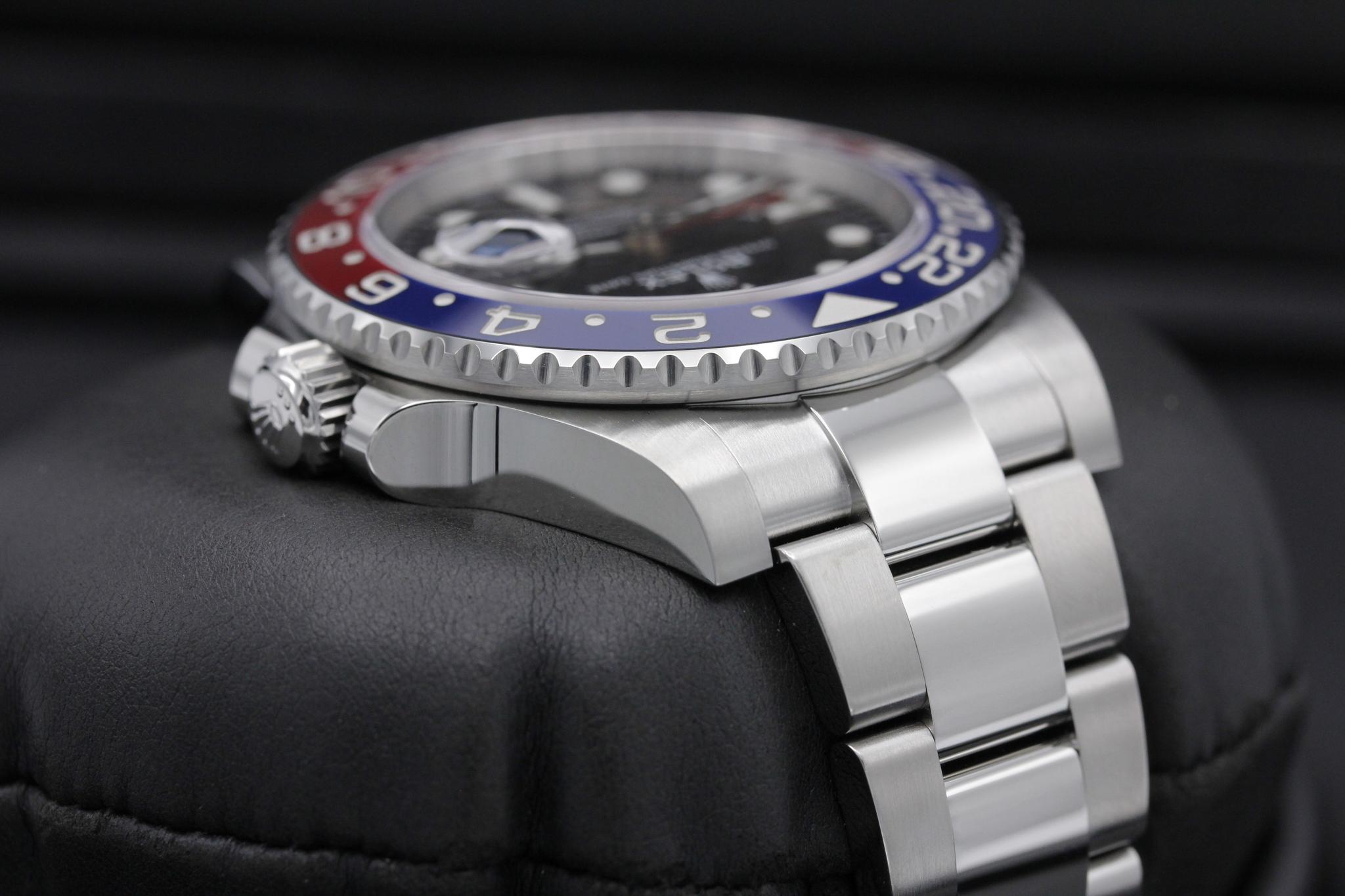 Watch Image 4