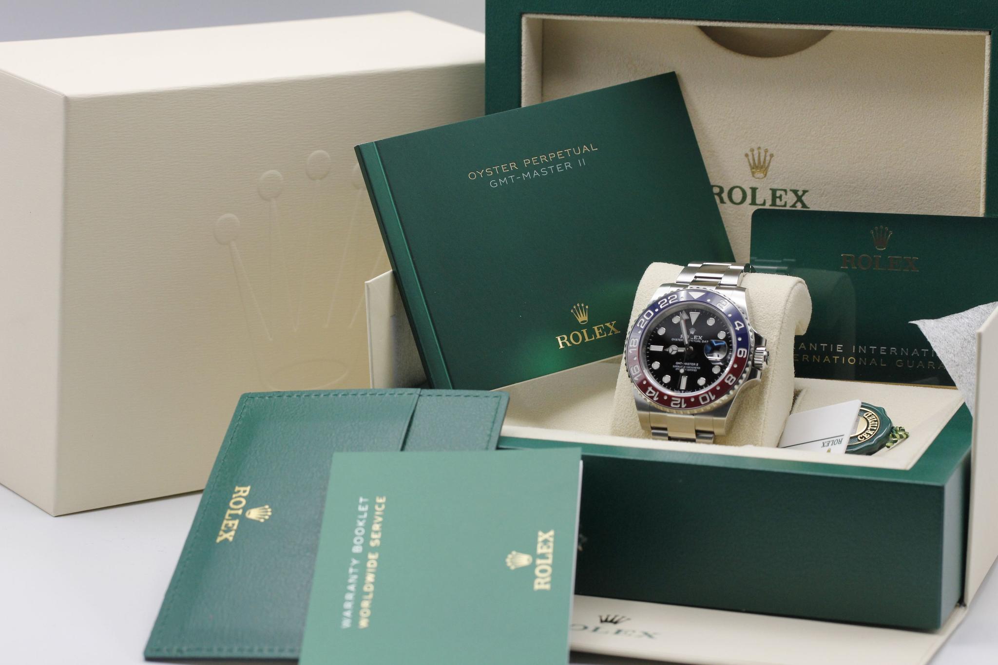Watch Image 11
