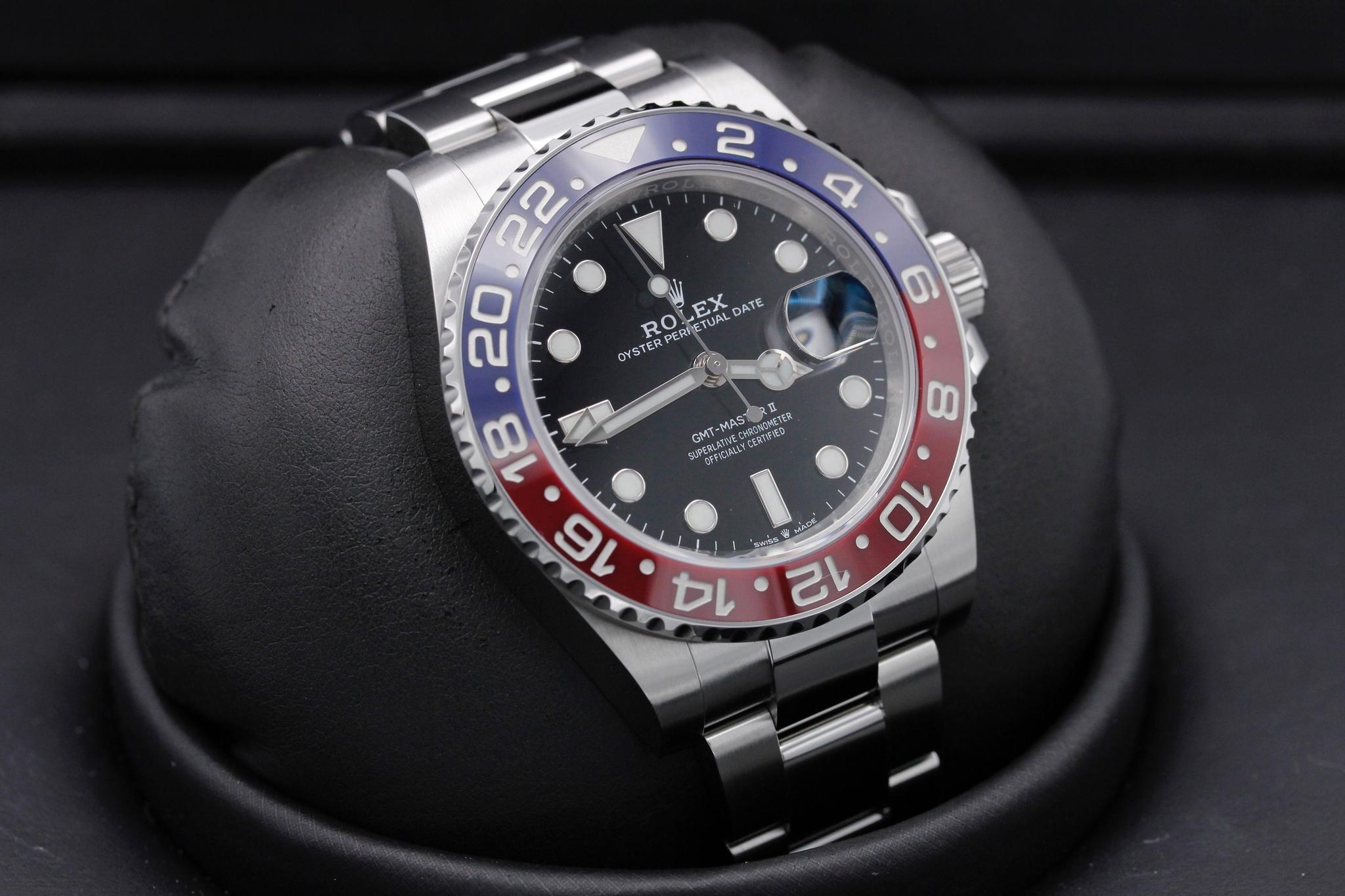 Watch Image 10