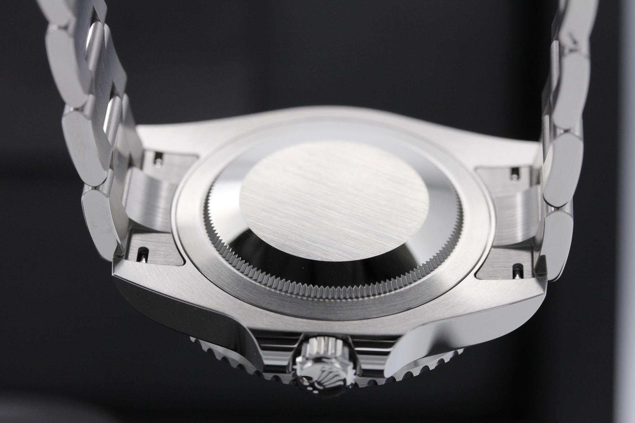 Watch Image 7