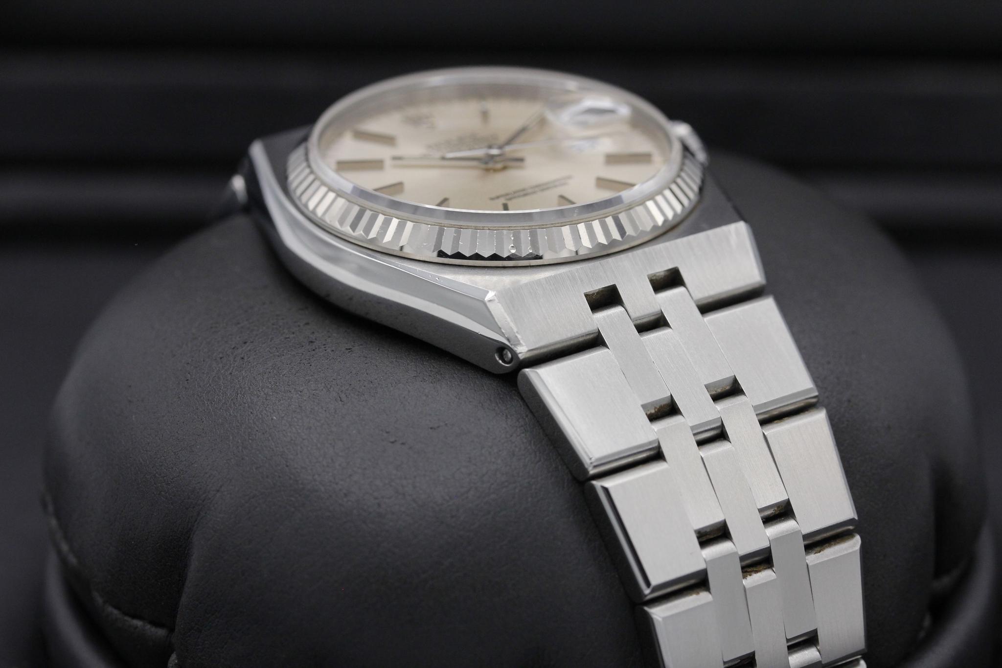 Watch Image 6