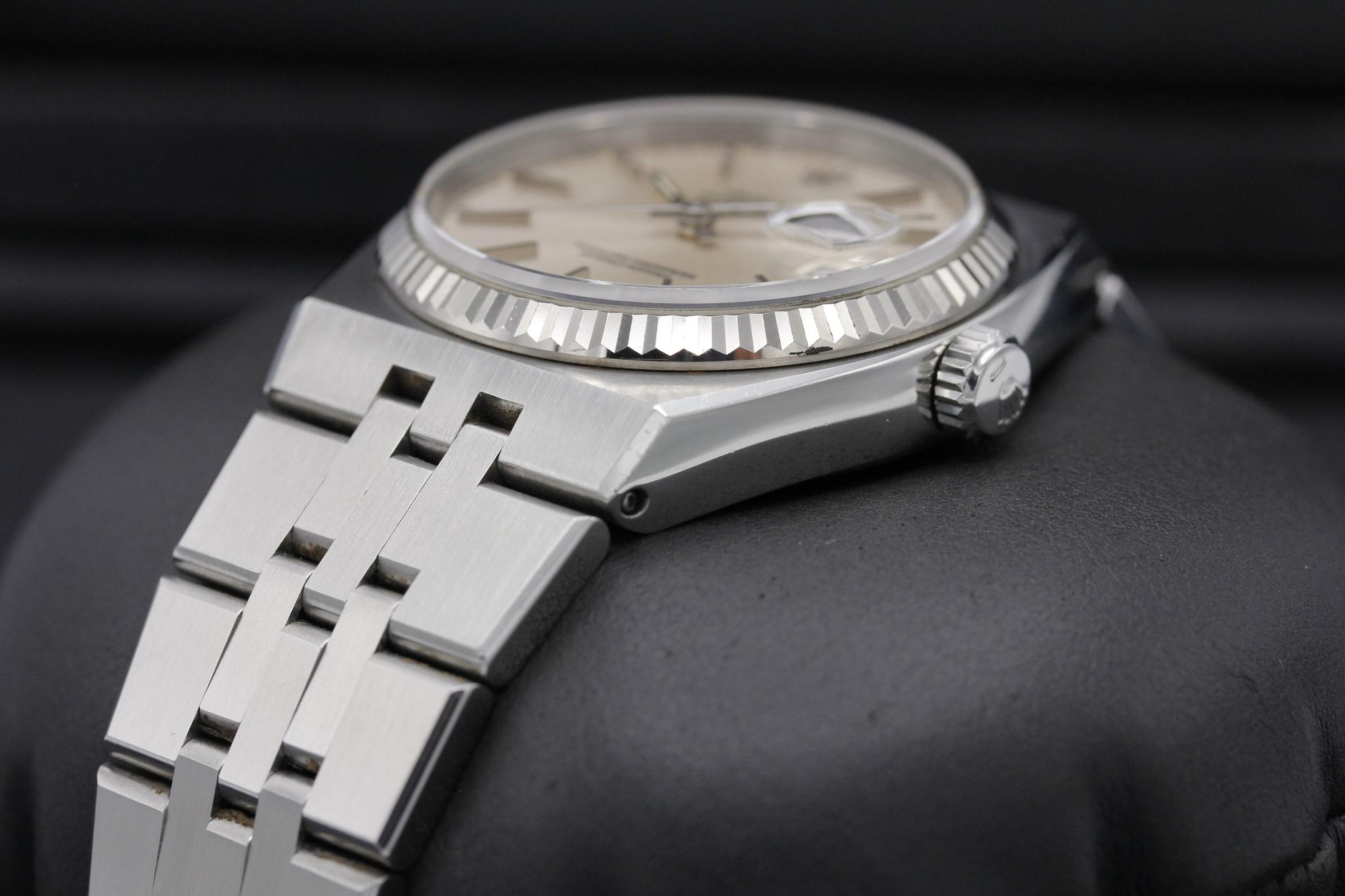 Watch Image 2