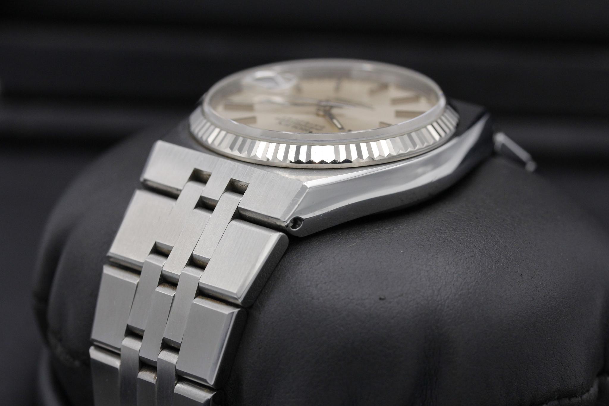 Watch Image 5