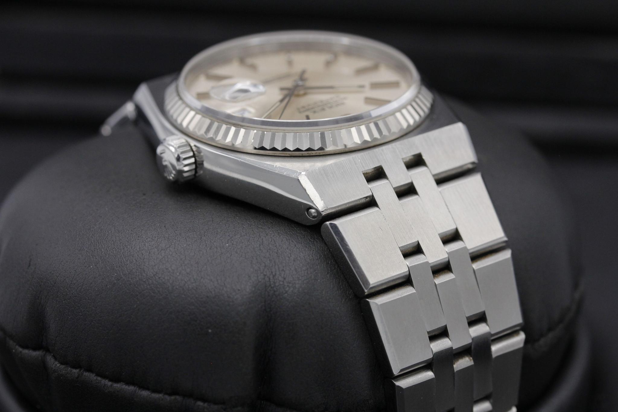 Watch Image 4