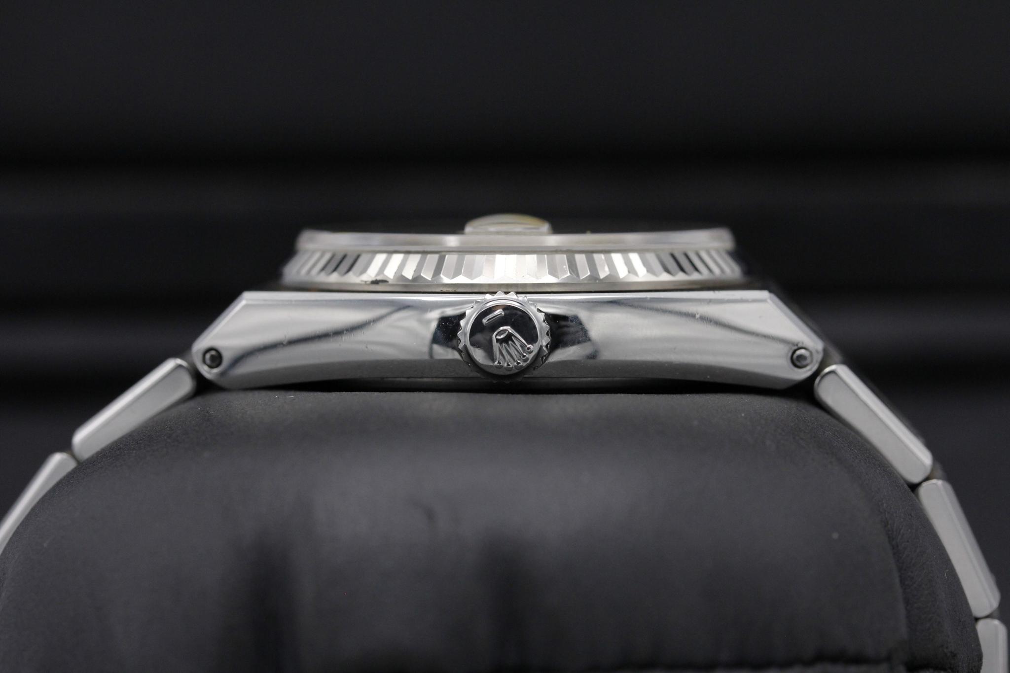 Watch Image 3