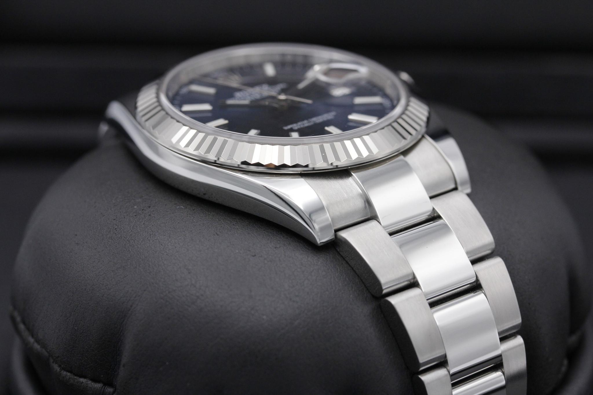 Watch Image 6