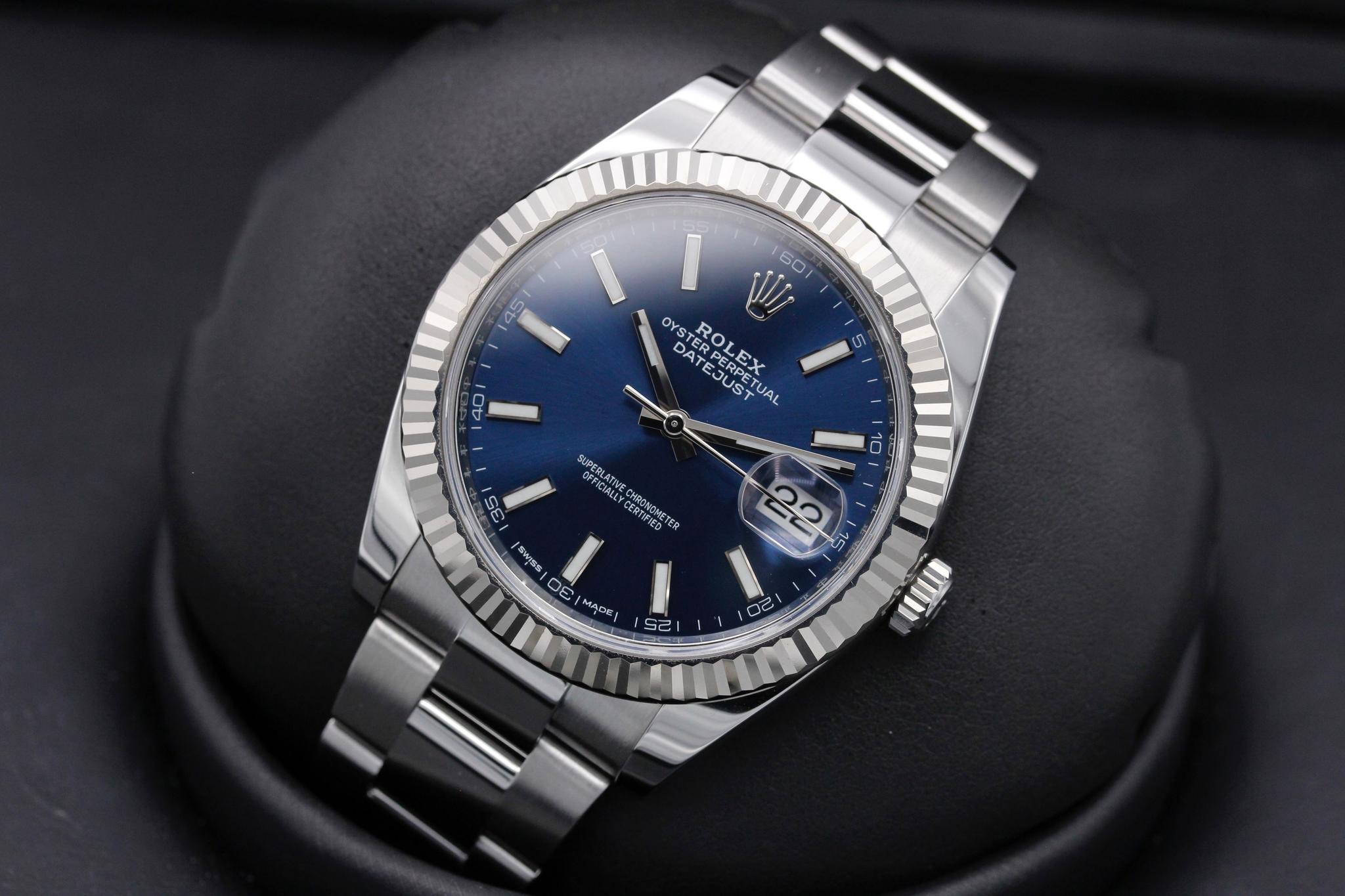 Watch Image 9
