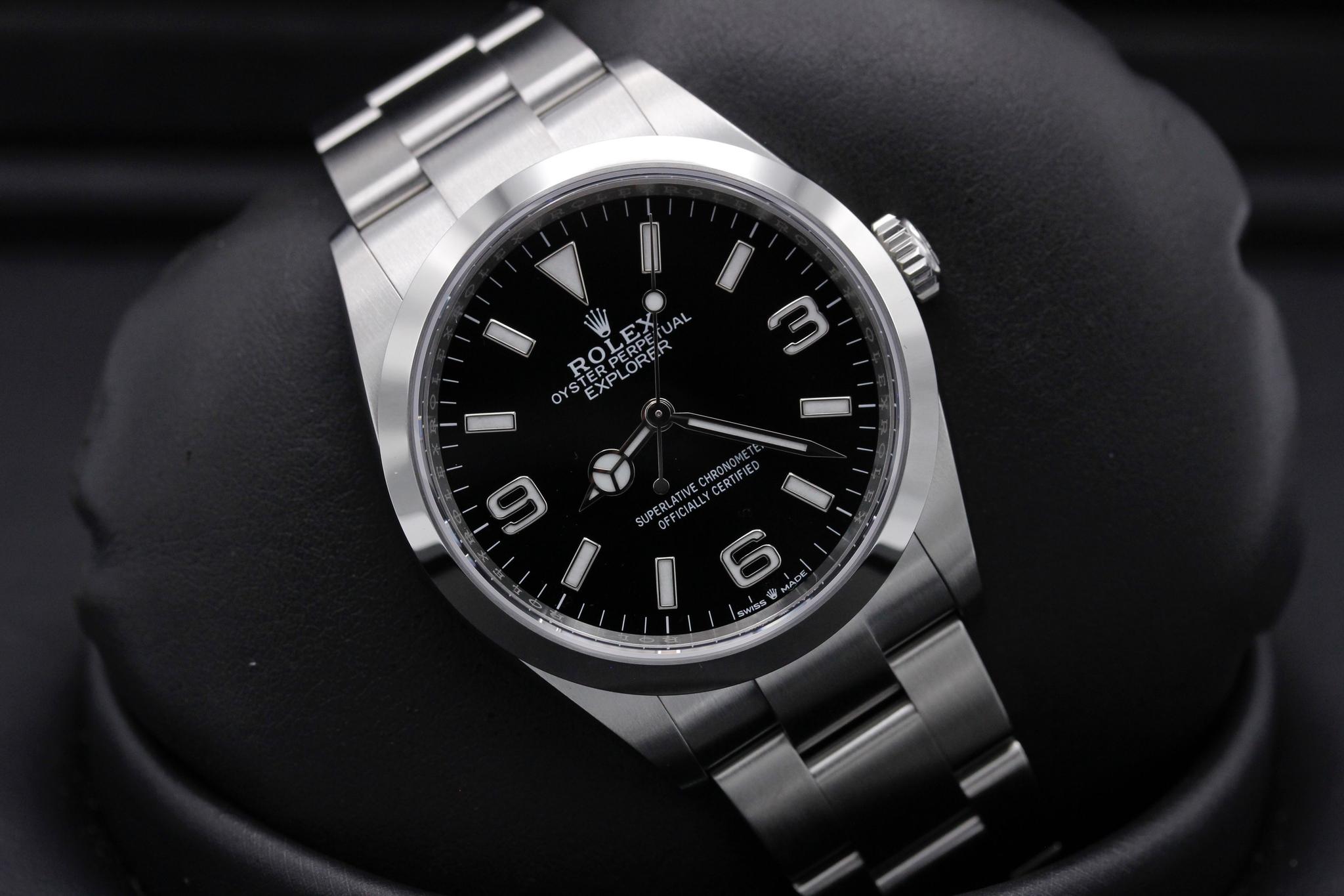 Watch Image 10