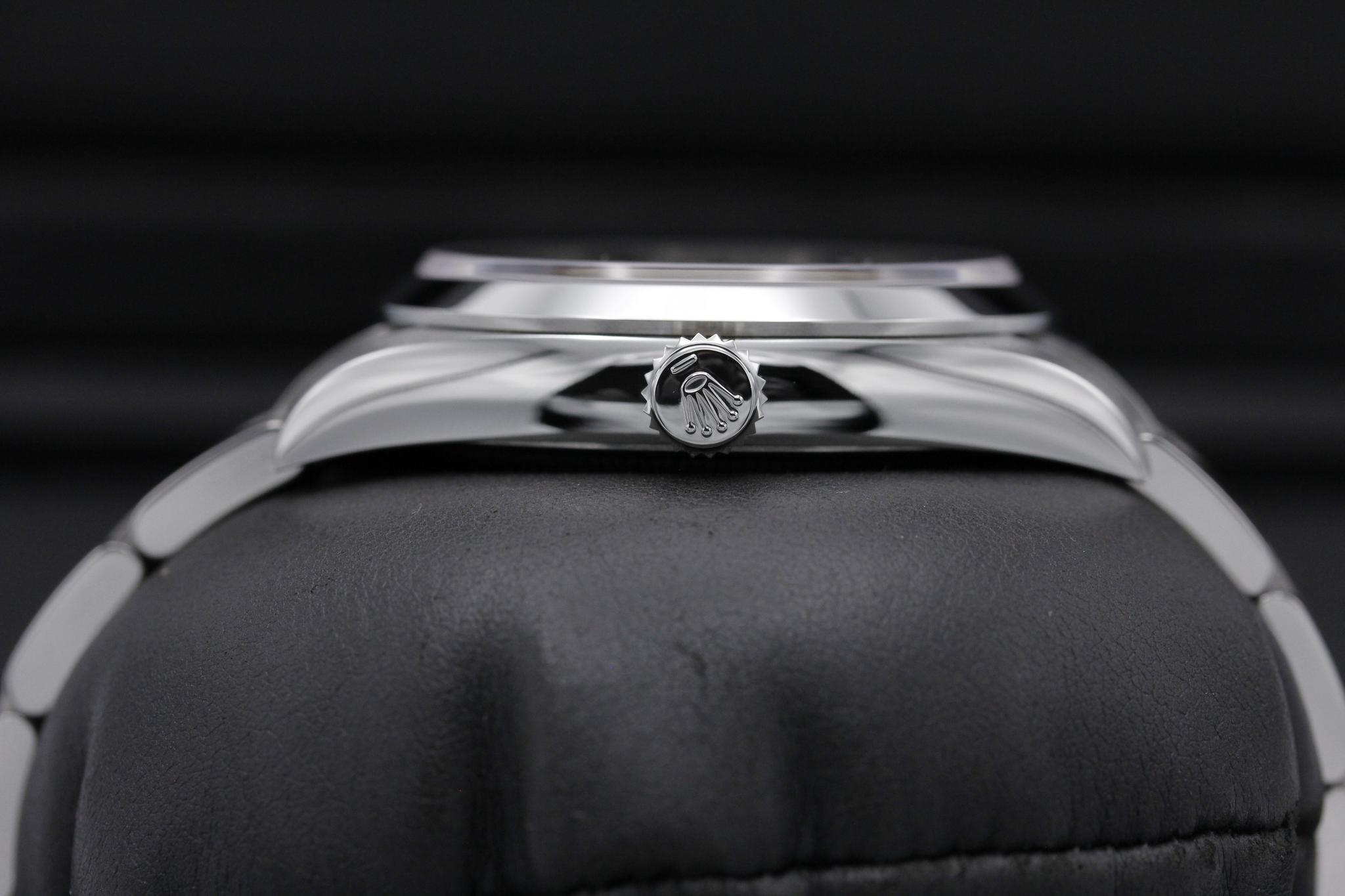 Watch Image 3