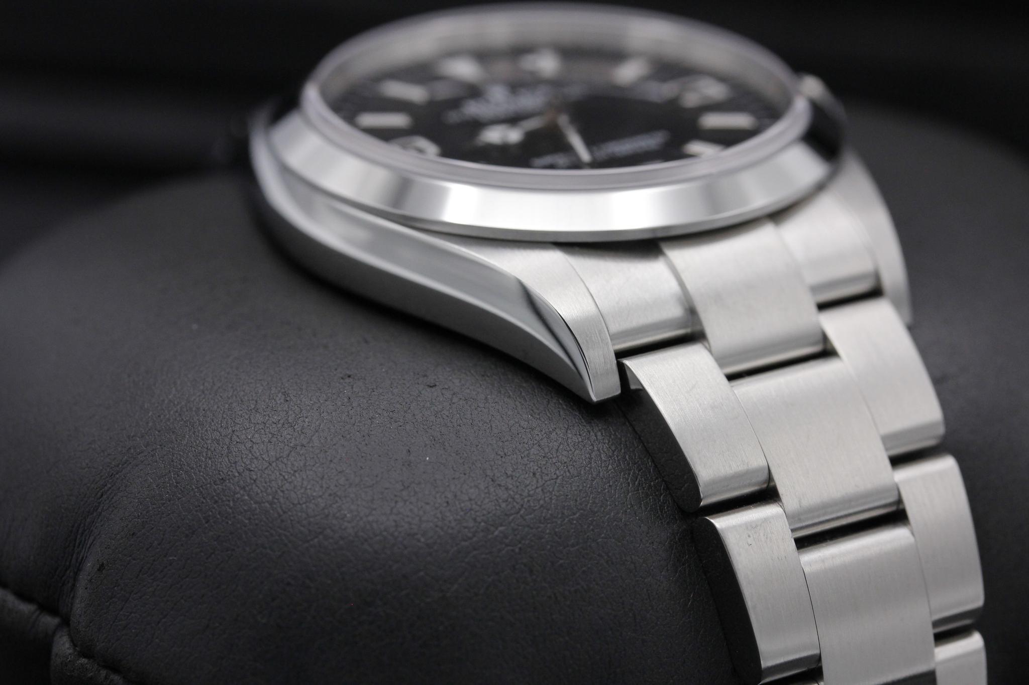 Watch Image 6