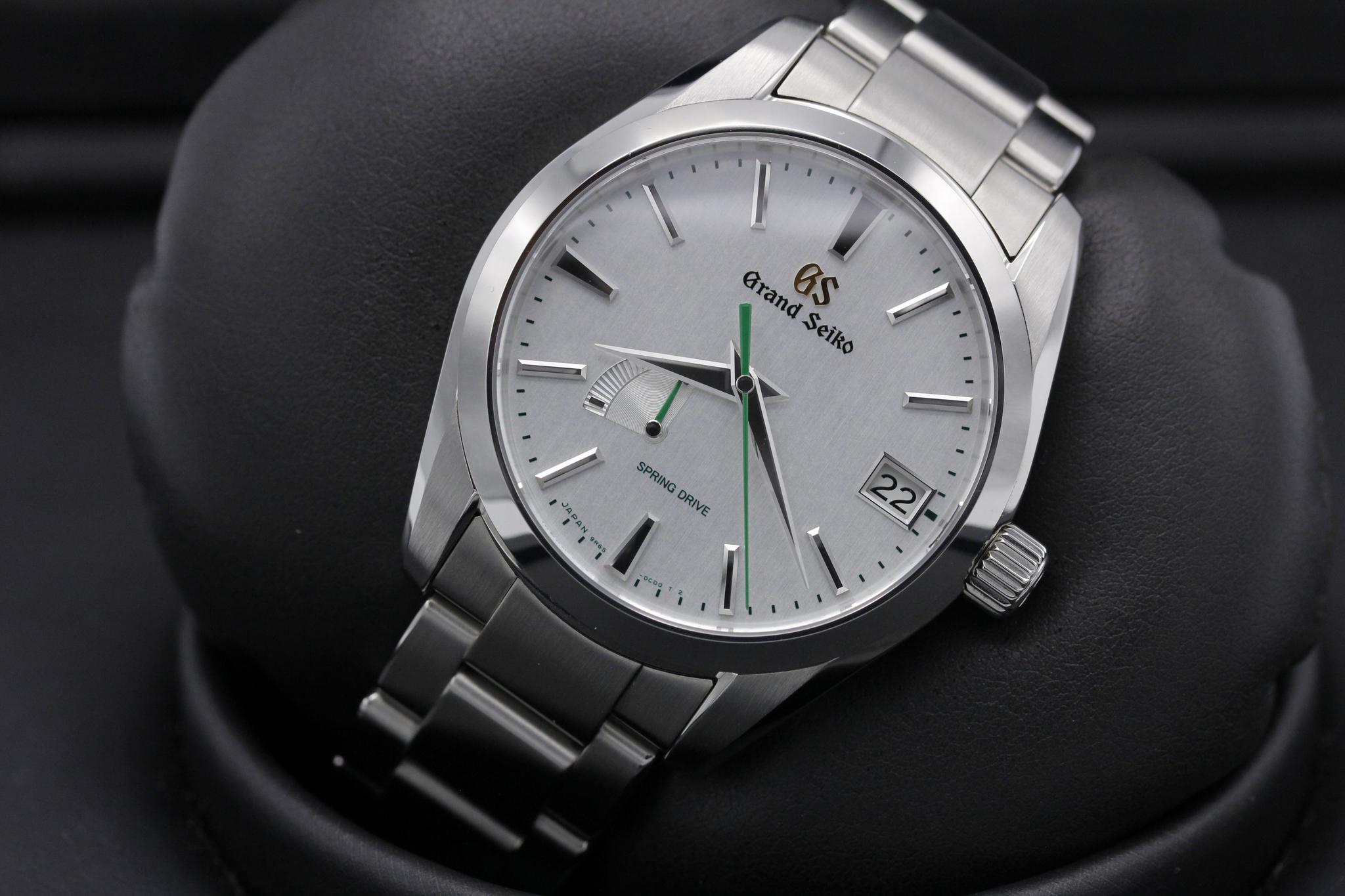 Watch Image 10