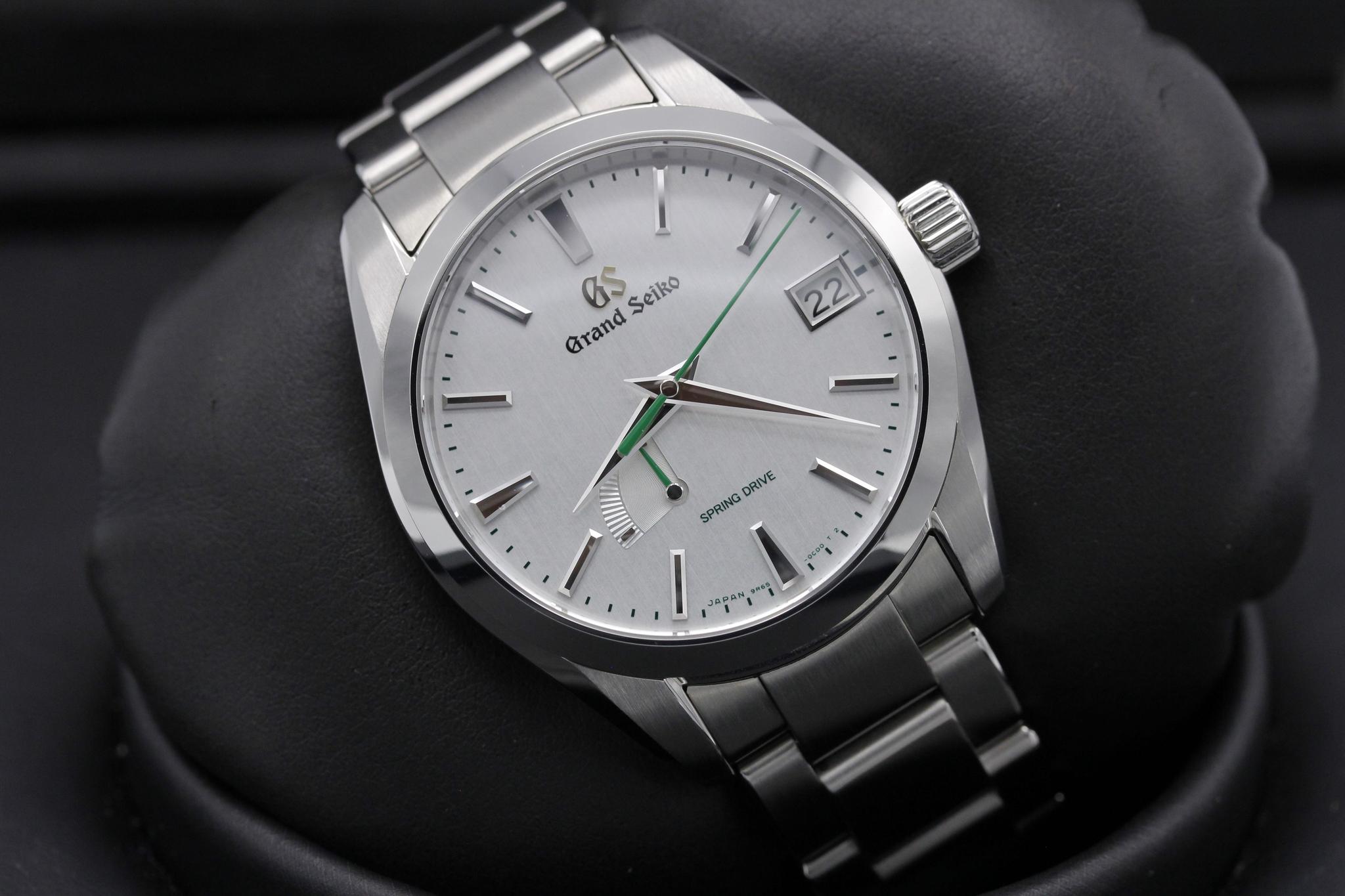 Watch Image 9