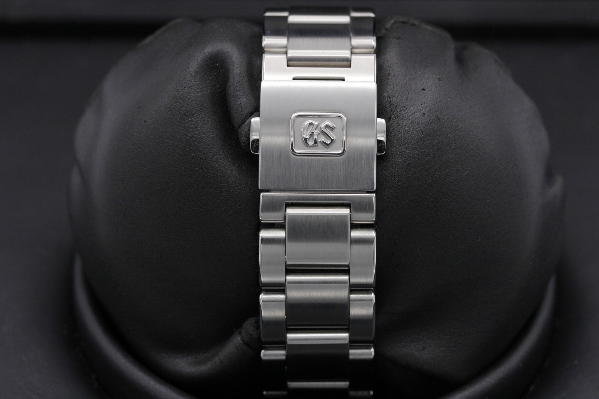 Watch Image 8